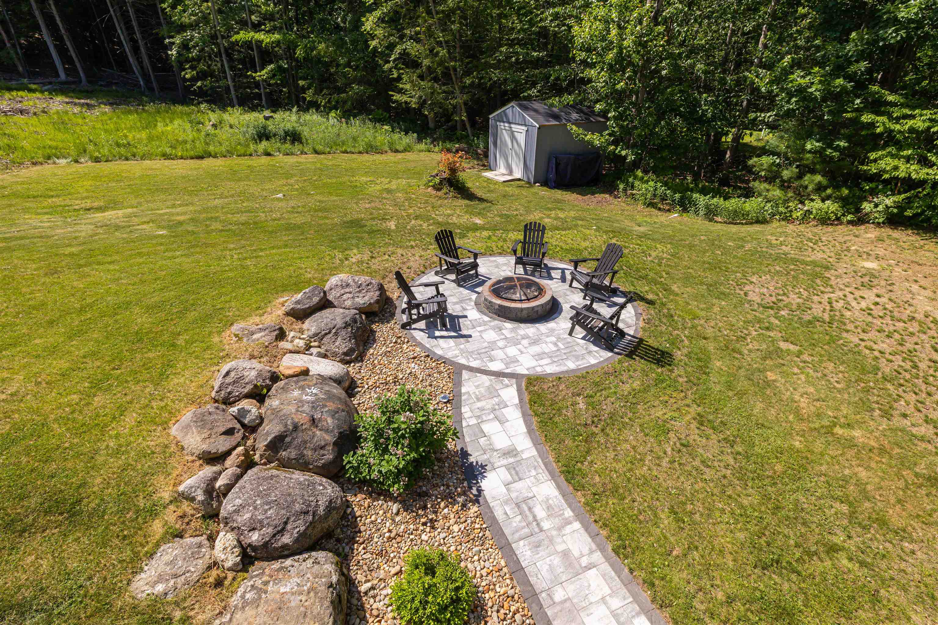 877 River Road