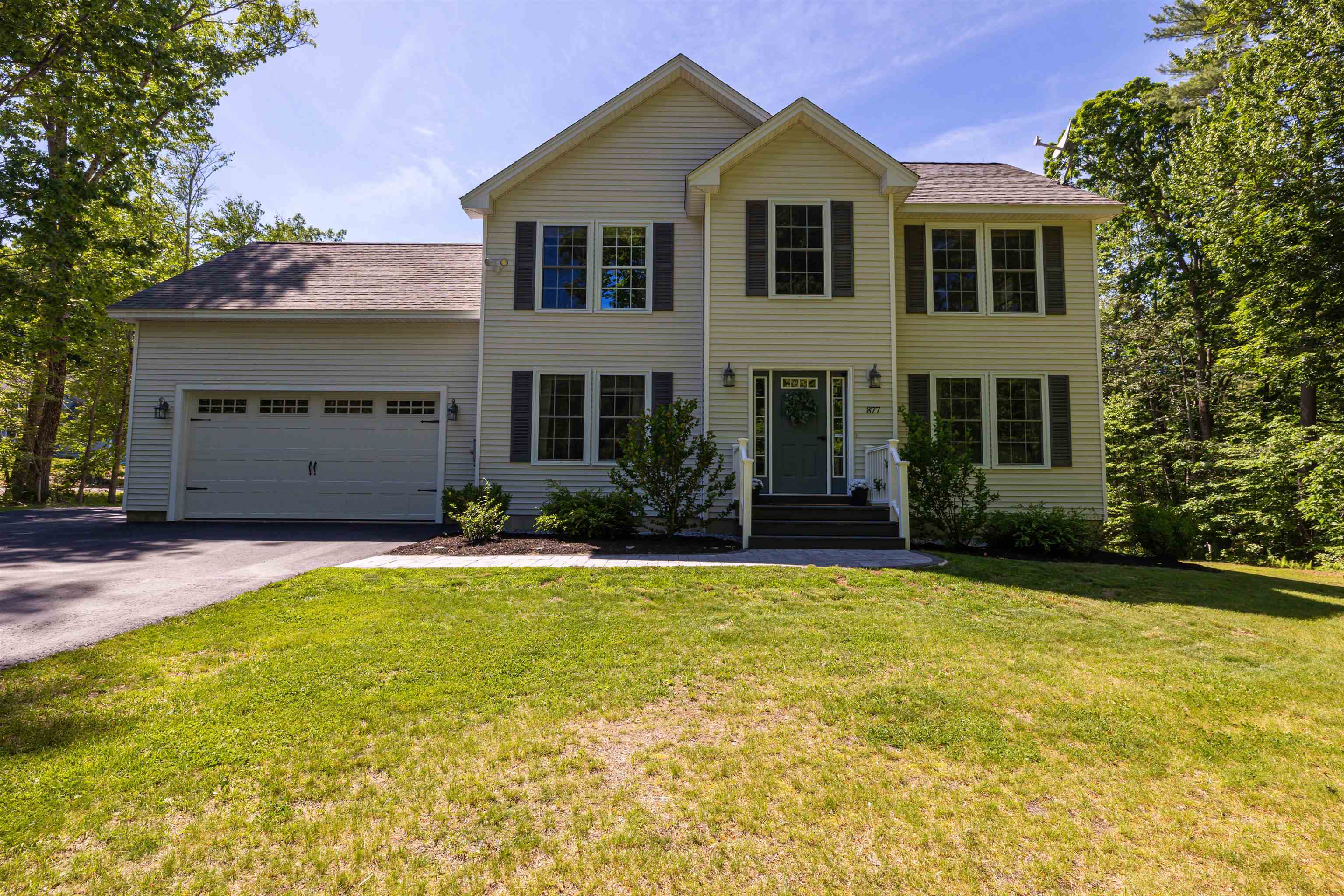 877 River Road
