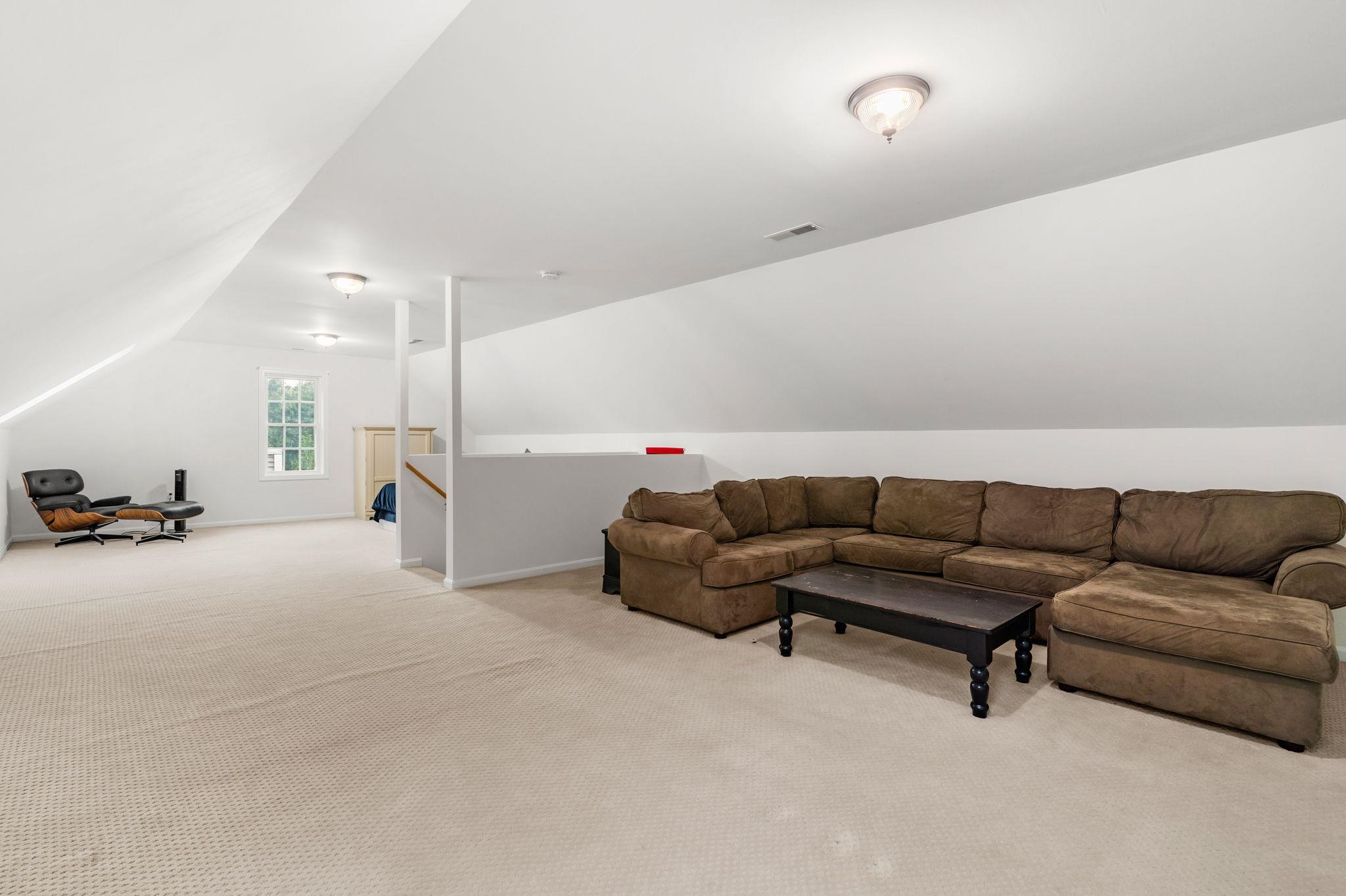 32 Hobart Hill Road