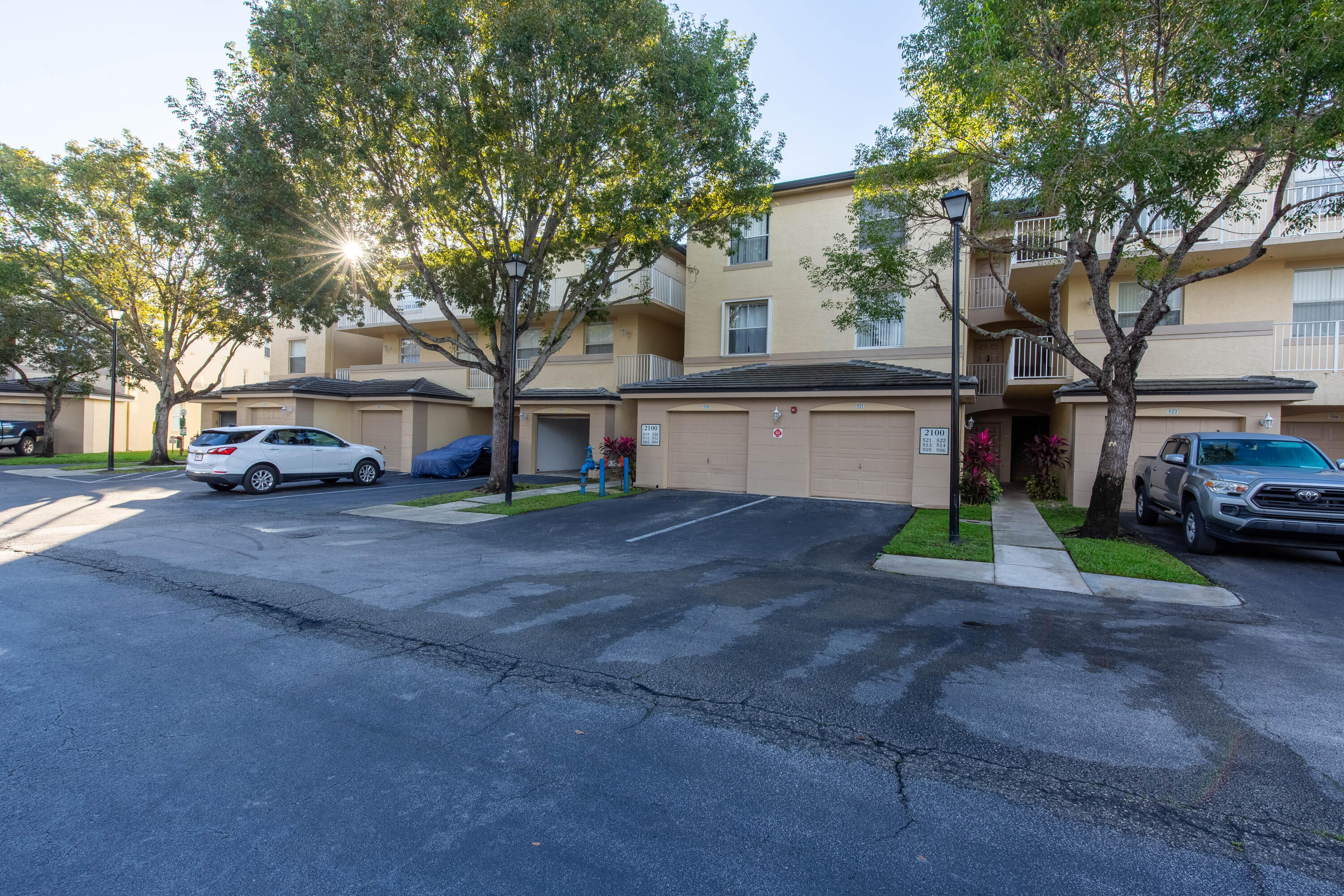 2100 Greenview Shores Boulevard 505