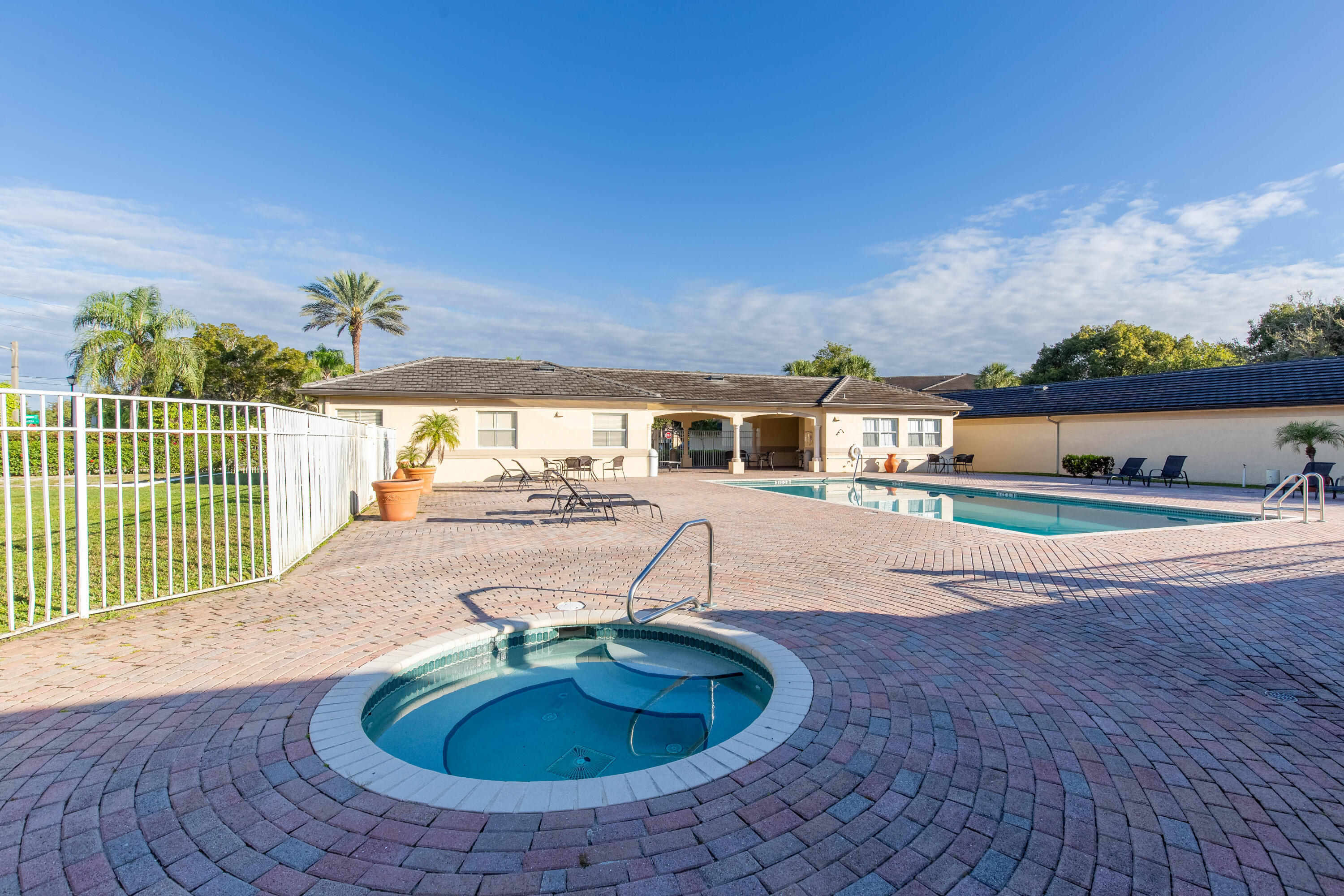 2100 Greenview Shores Boulevard 505