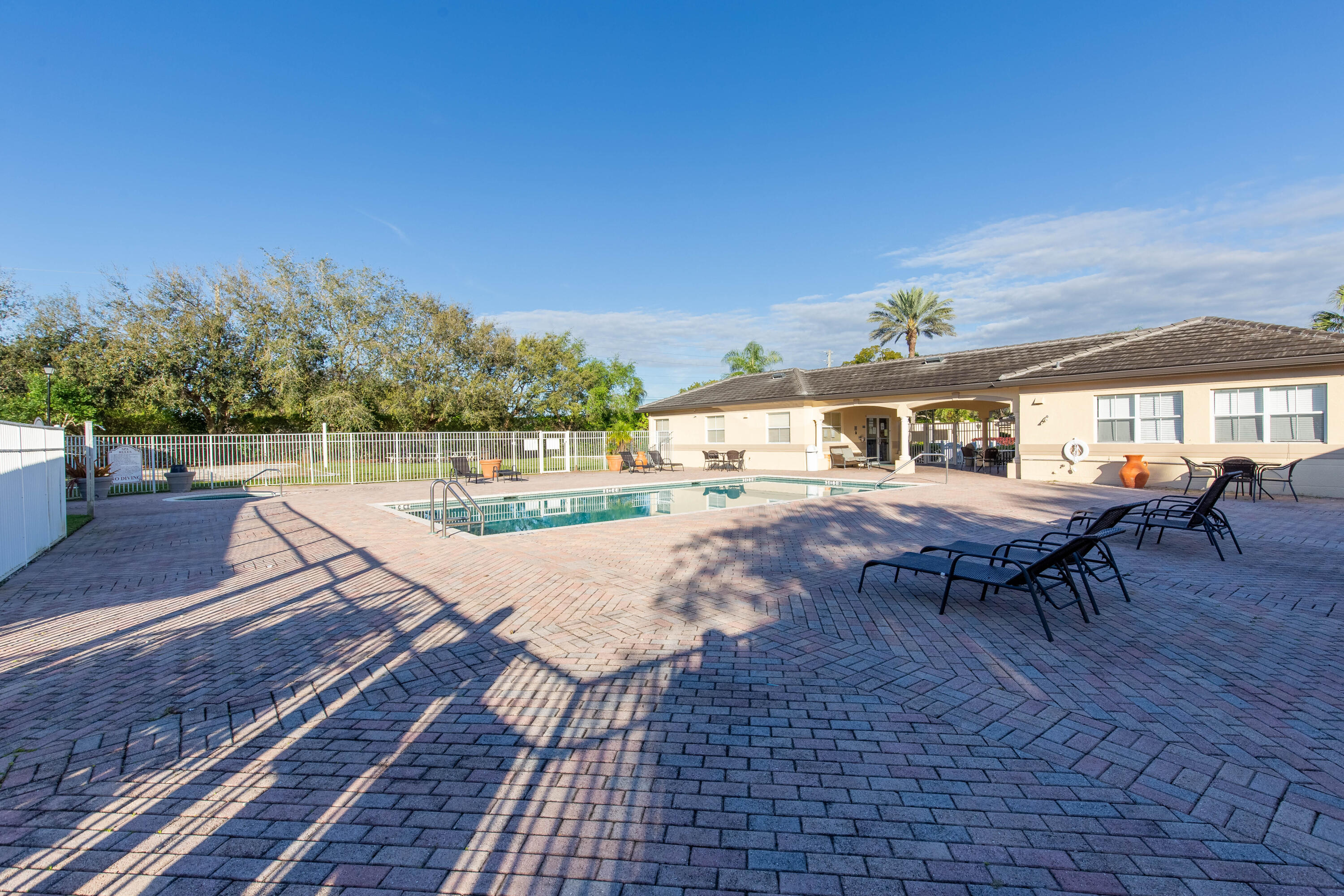 2100 Greenview Shores Boulevard 505