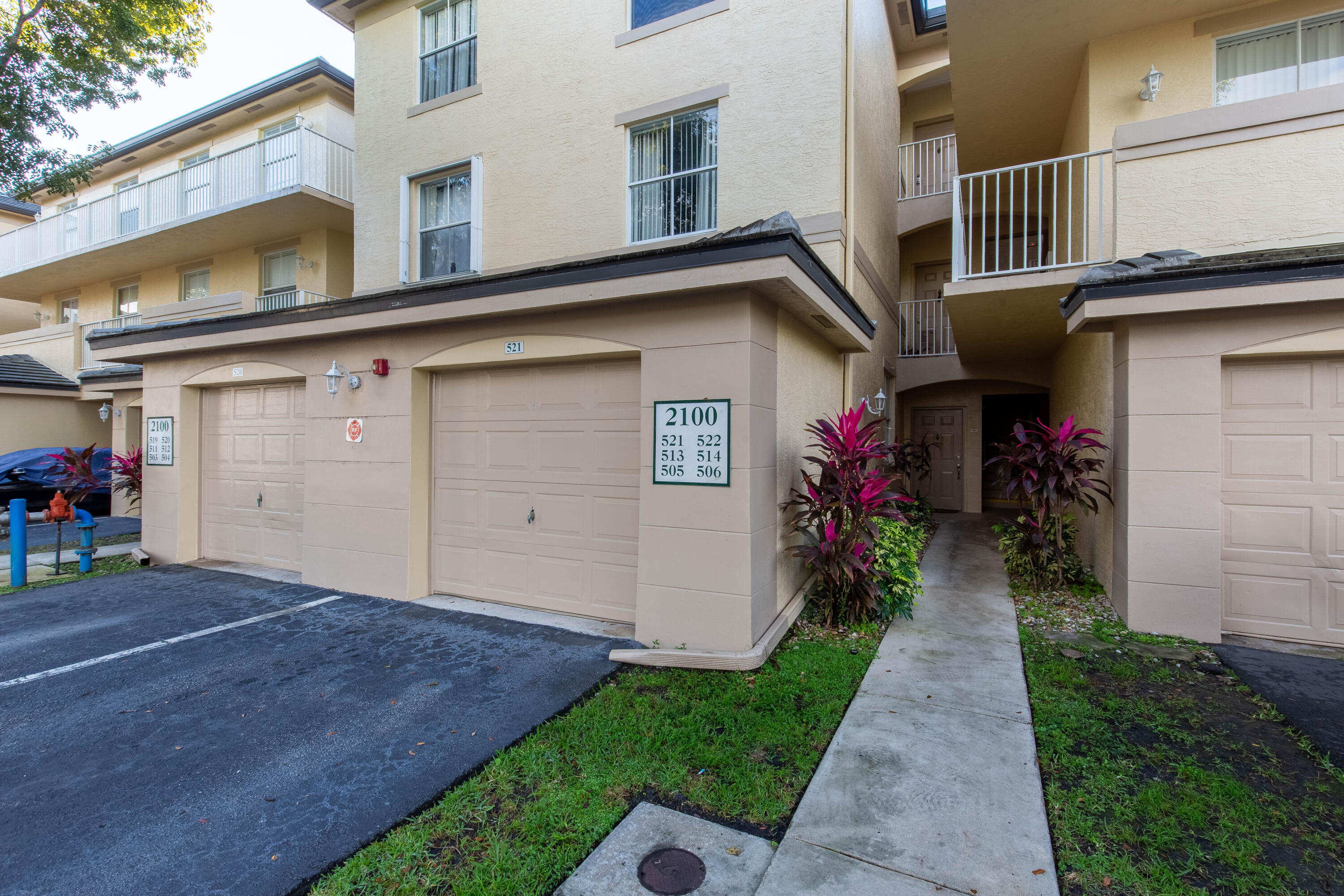 2100 Greenview Shores Boulevard 505
