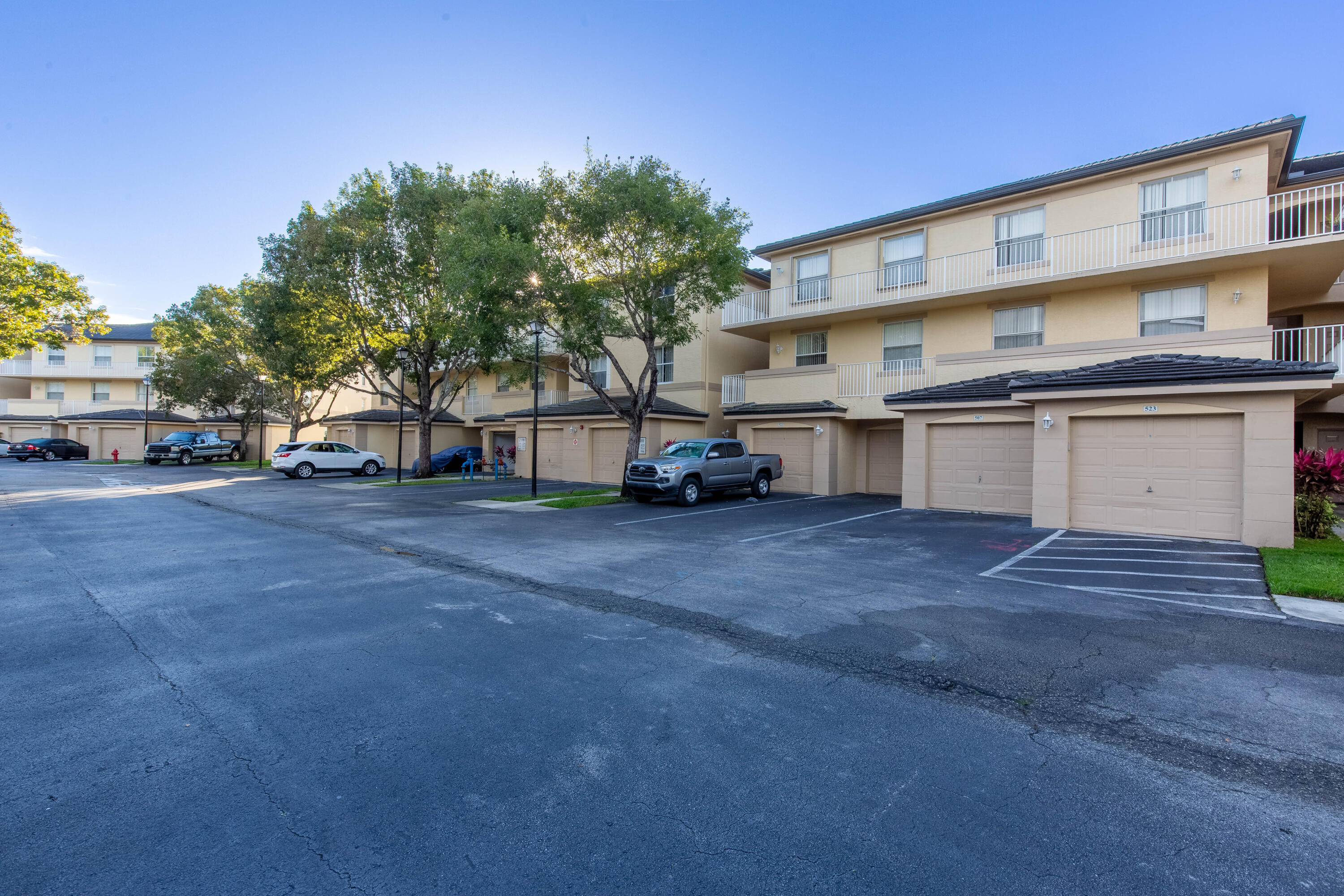 2100 Greenview Shores Boulevard 505