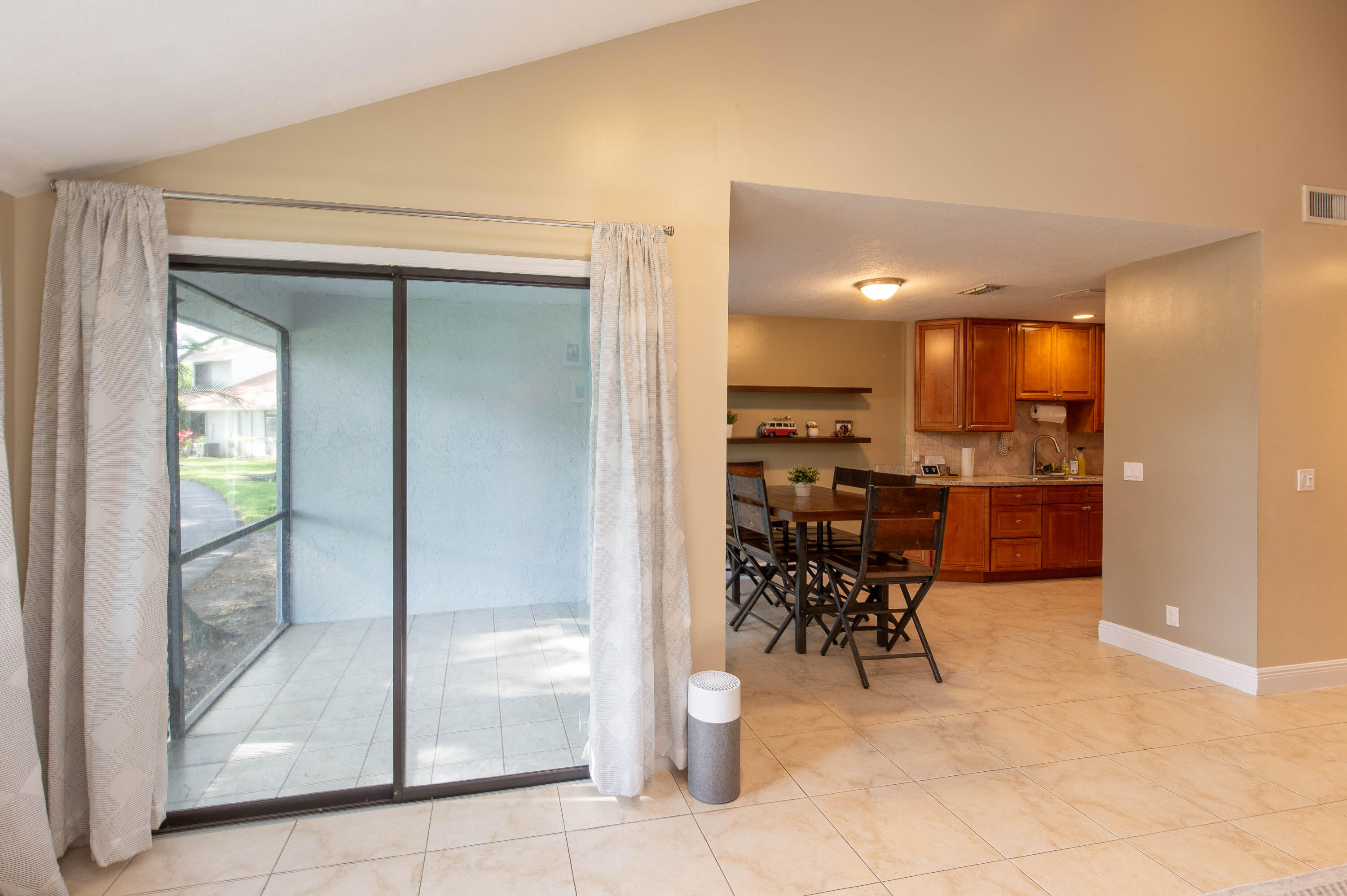 1599 Woodbridge Lakes Circle