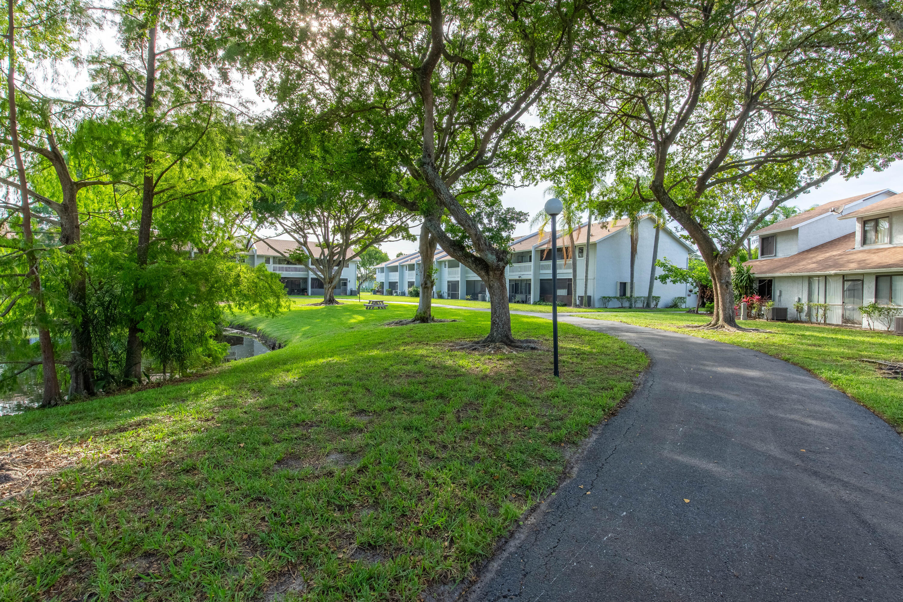 1599 Woodbridge Lakes Circle