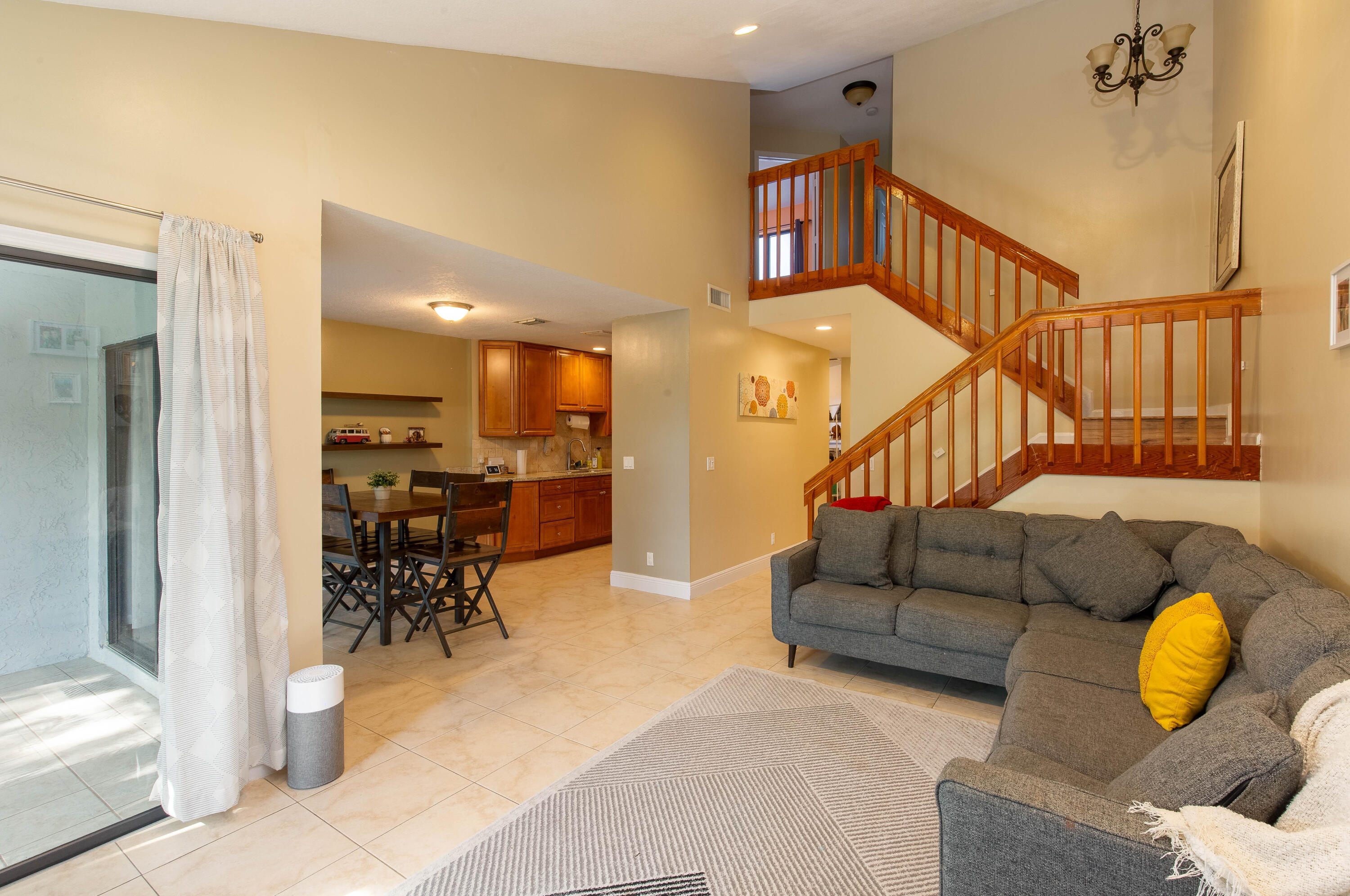 1599 Woodbridge Lakes Circle