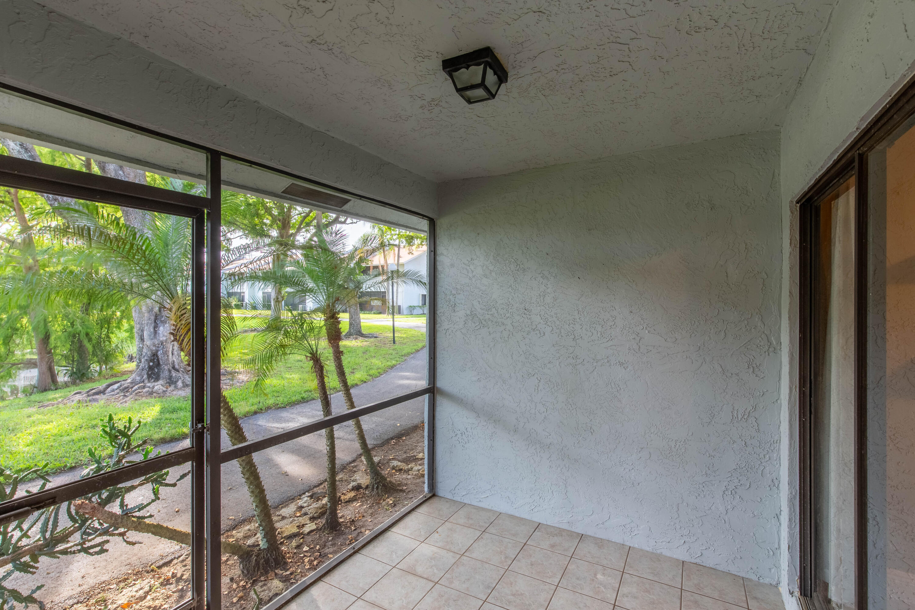1599 Woodbridge Lakes Circle