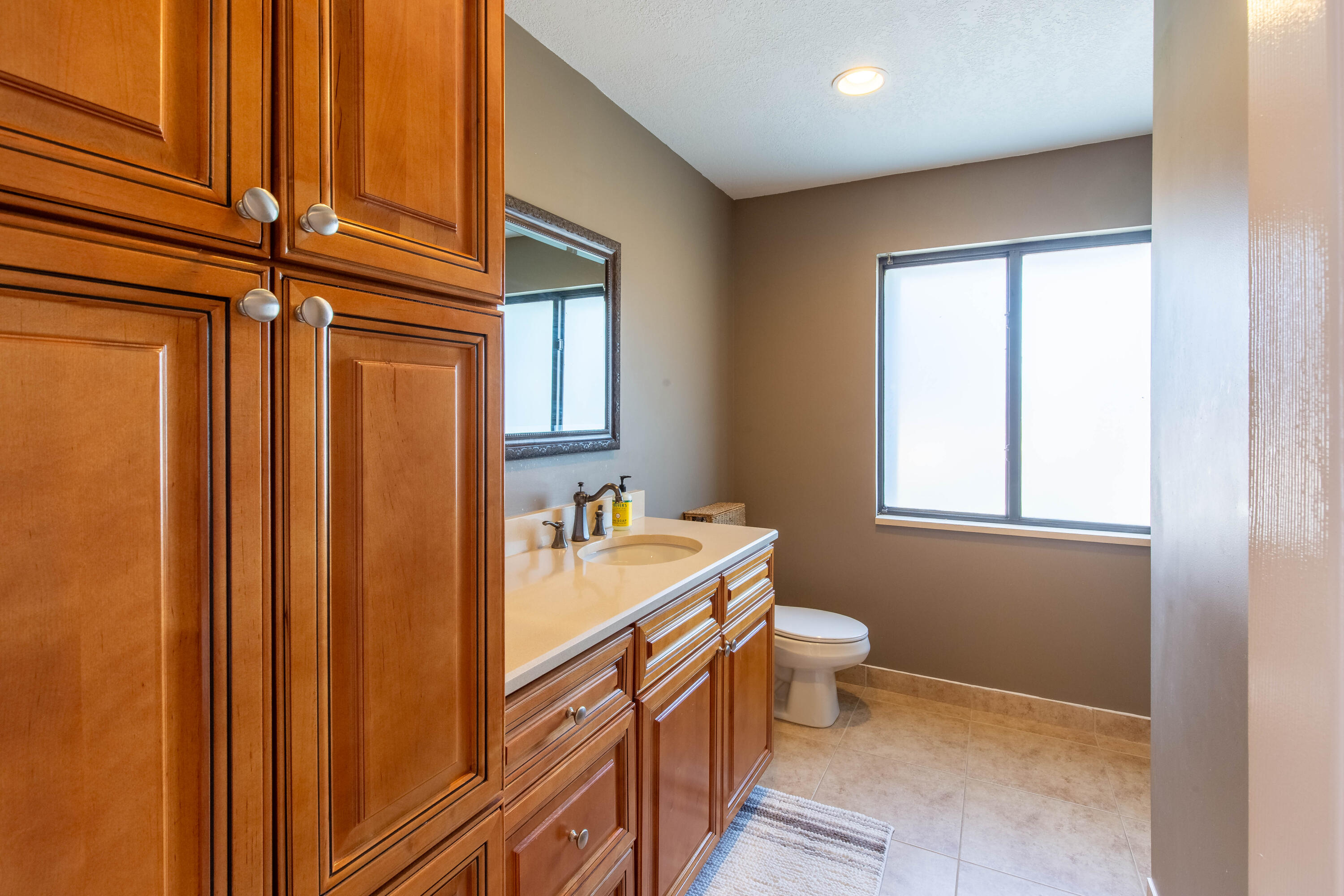 1599 Woodbridge Lakes Circle