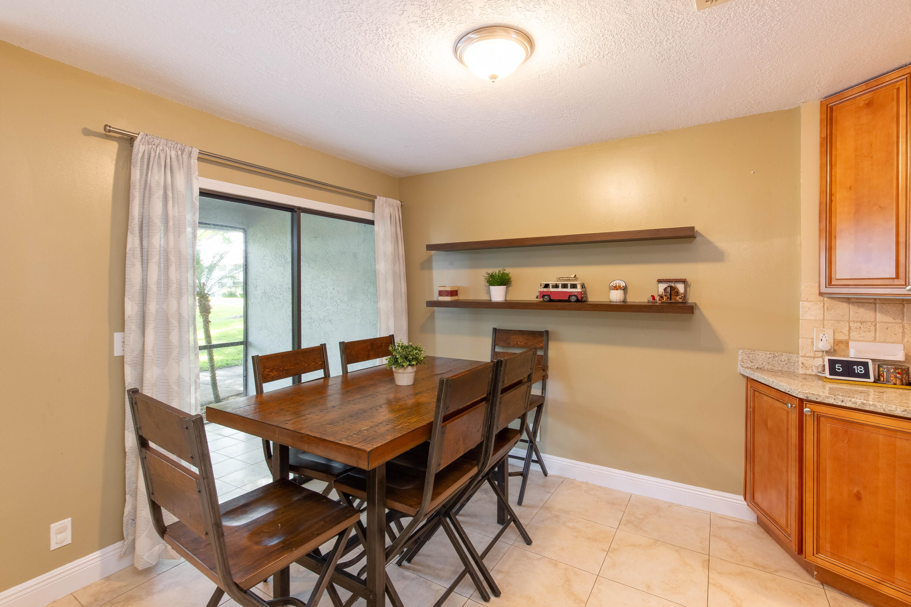 1599 Woodbridge Lakes Circle