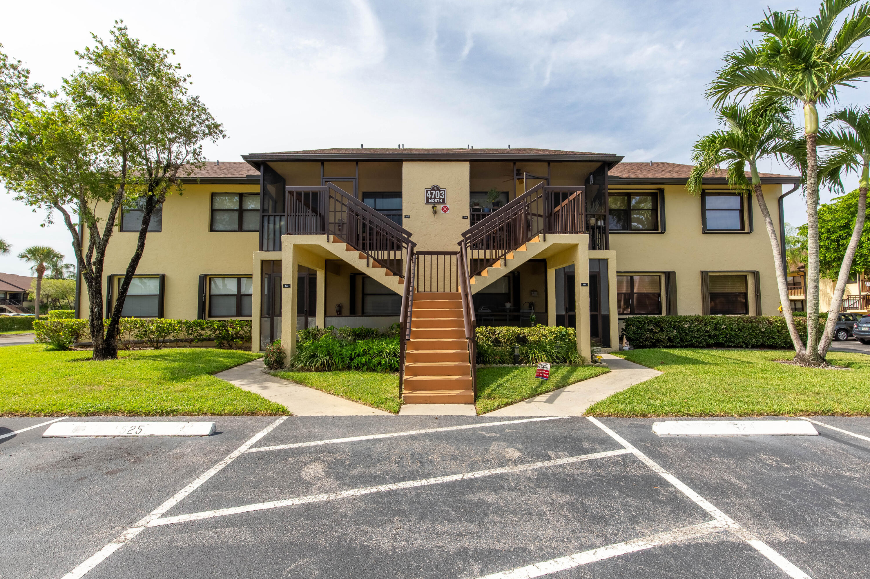 4703 Lucerne Lakes Boulevard E 204