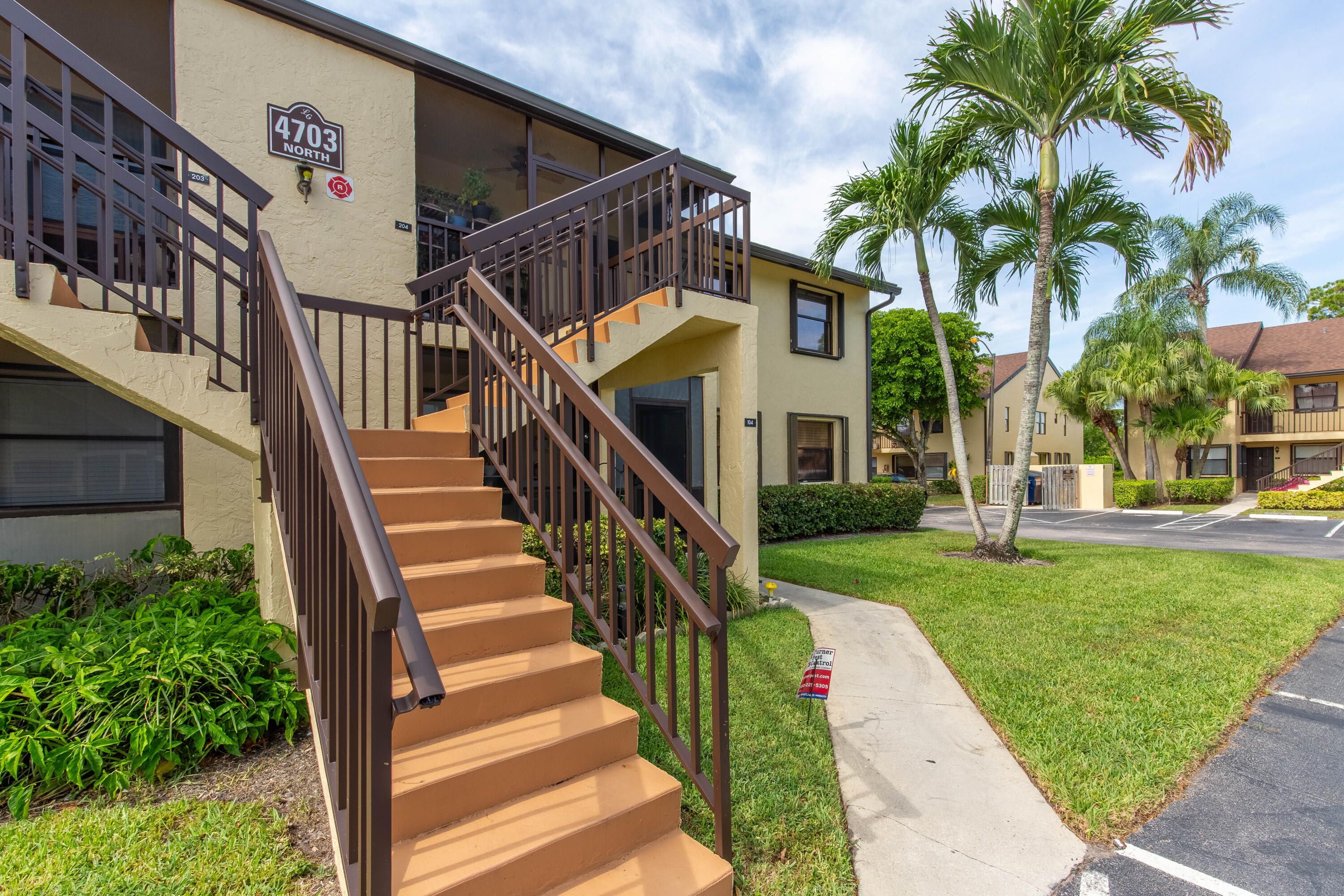 4703 Lucerne Lakes Boulevard E 204