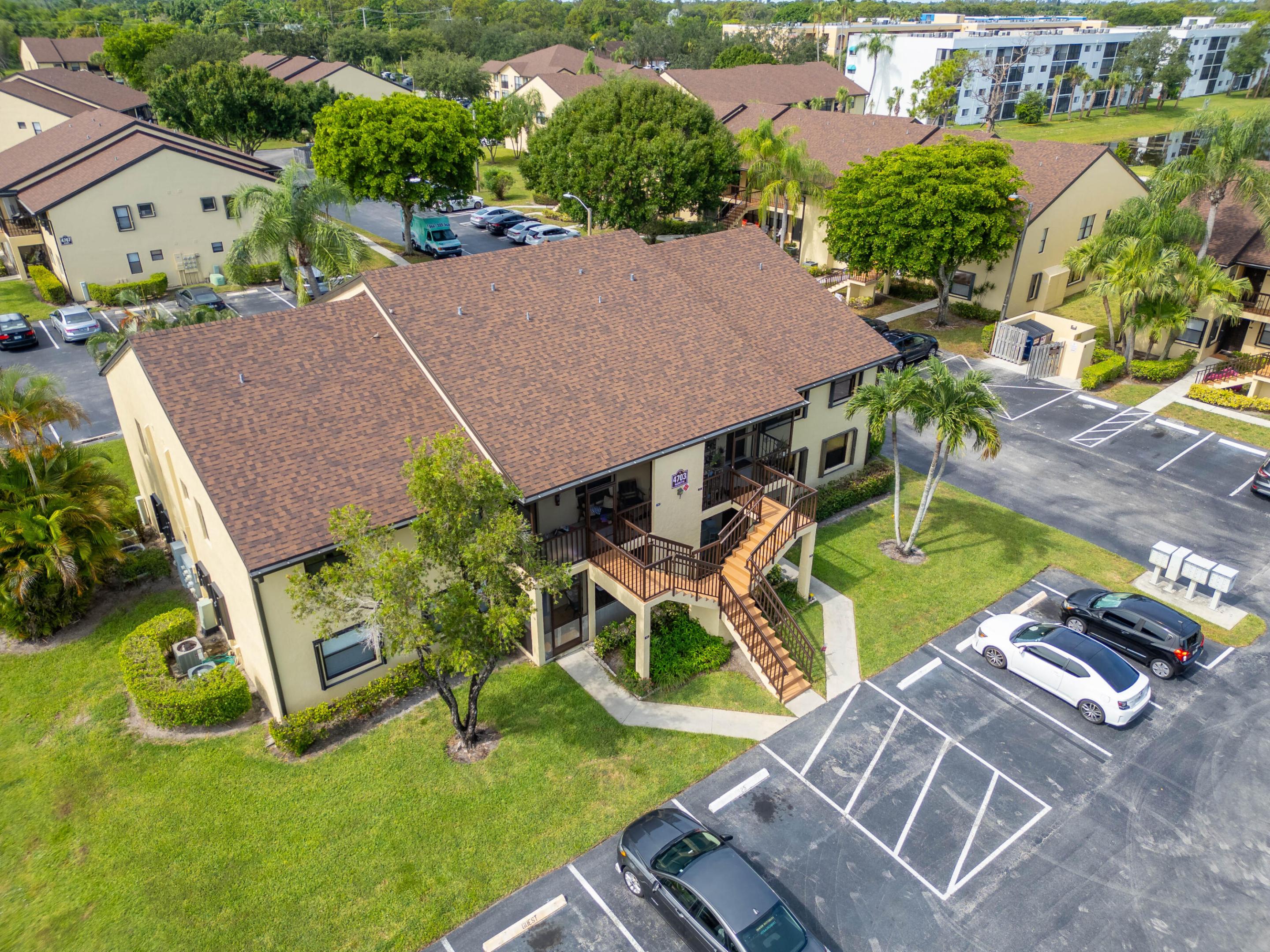 4703 Lucerne Lakes Boulevard E 204
