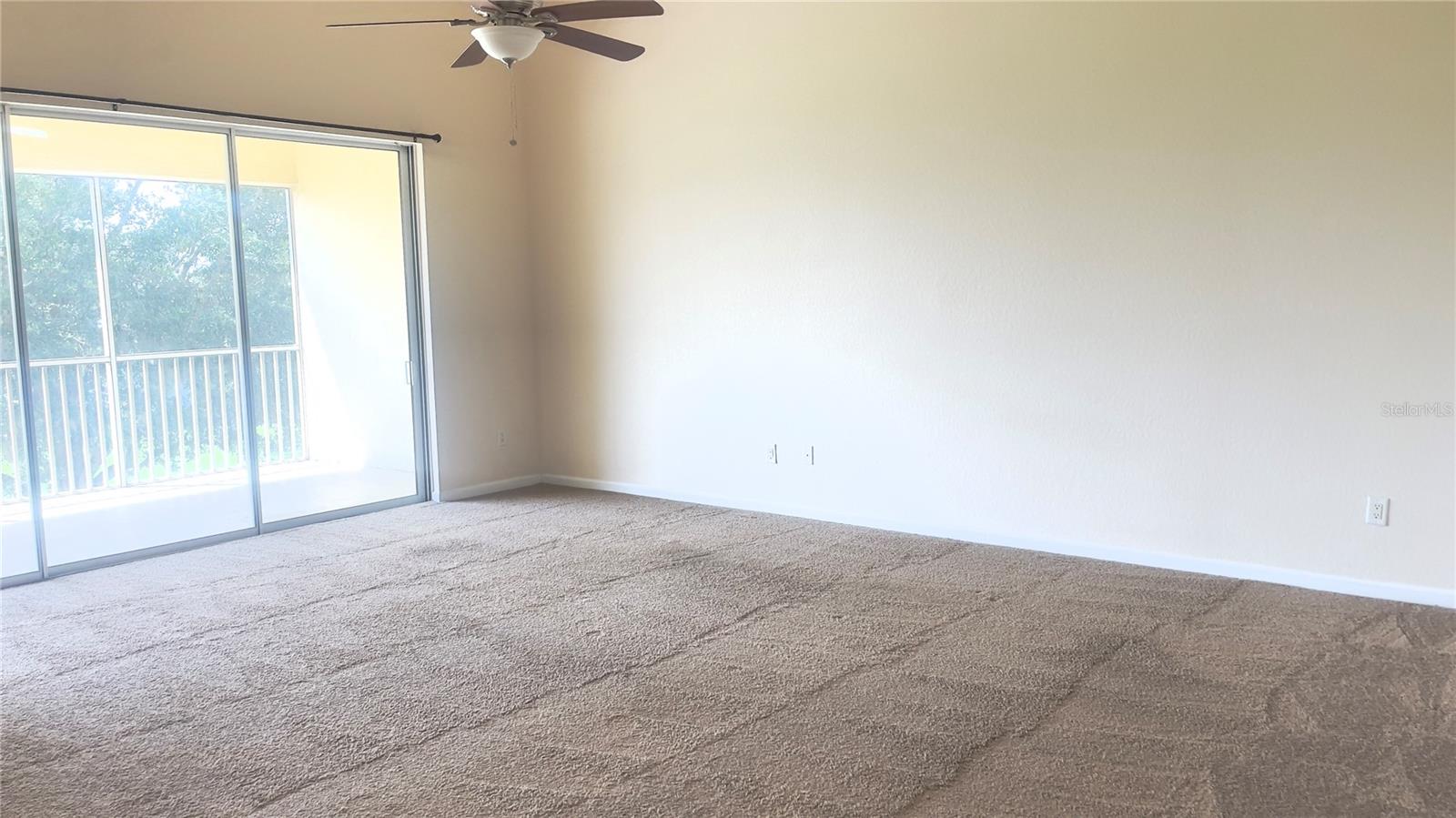 4555 SW 52ND CIR #104