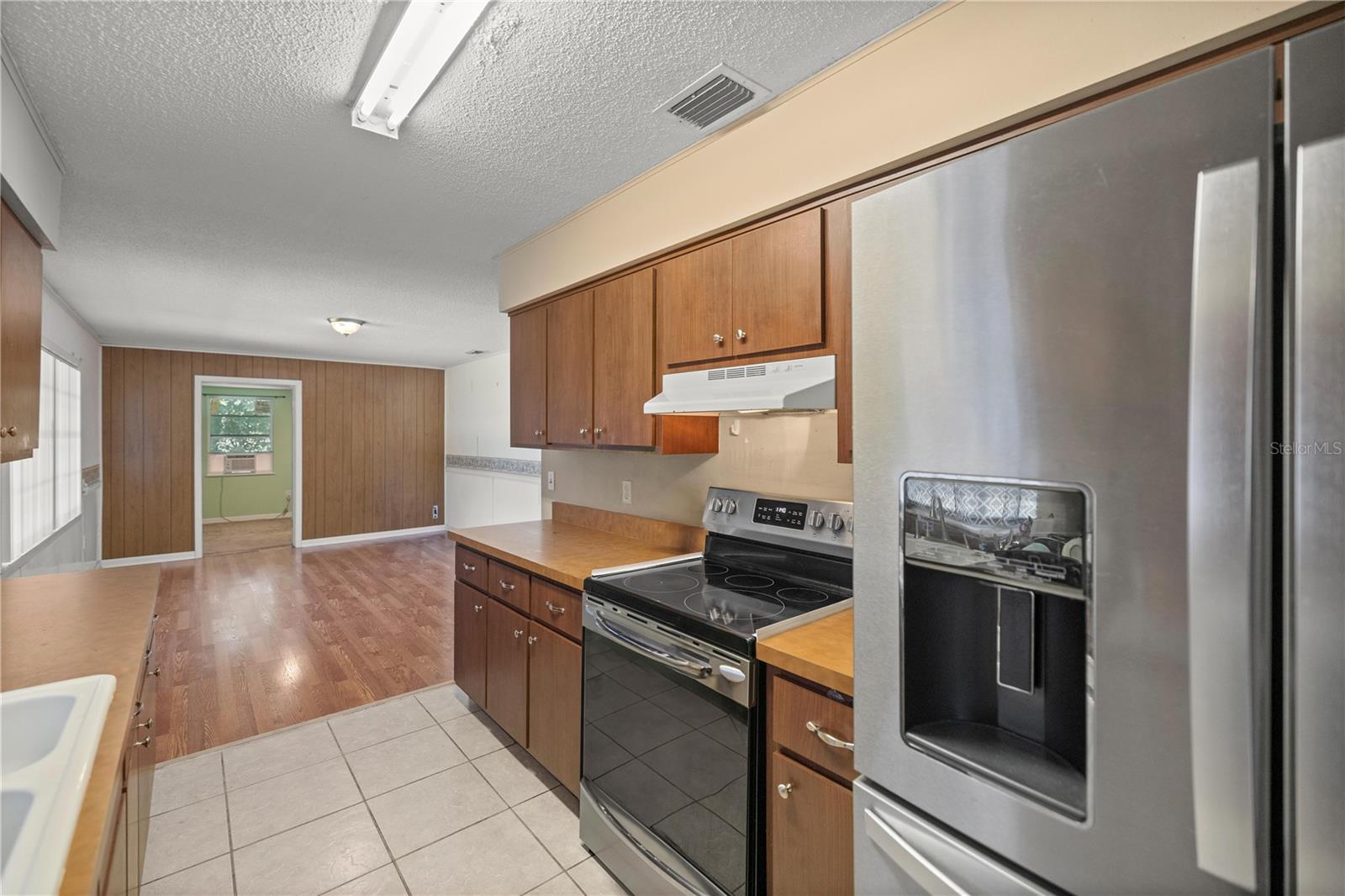 408 SE 51ST AVE