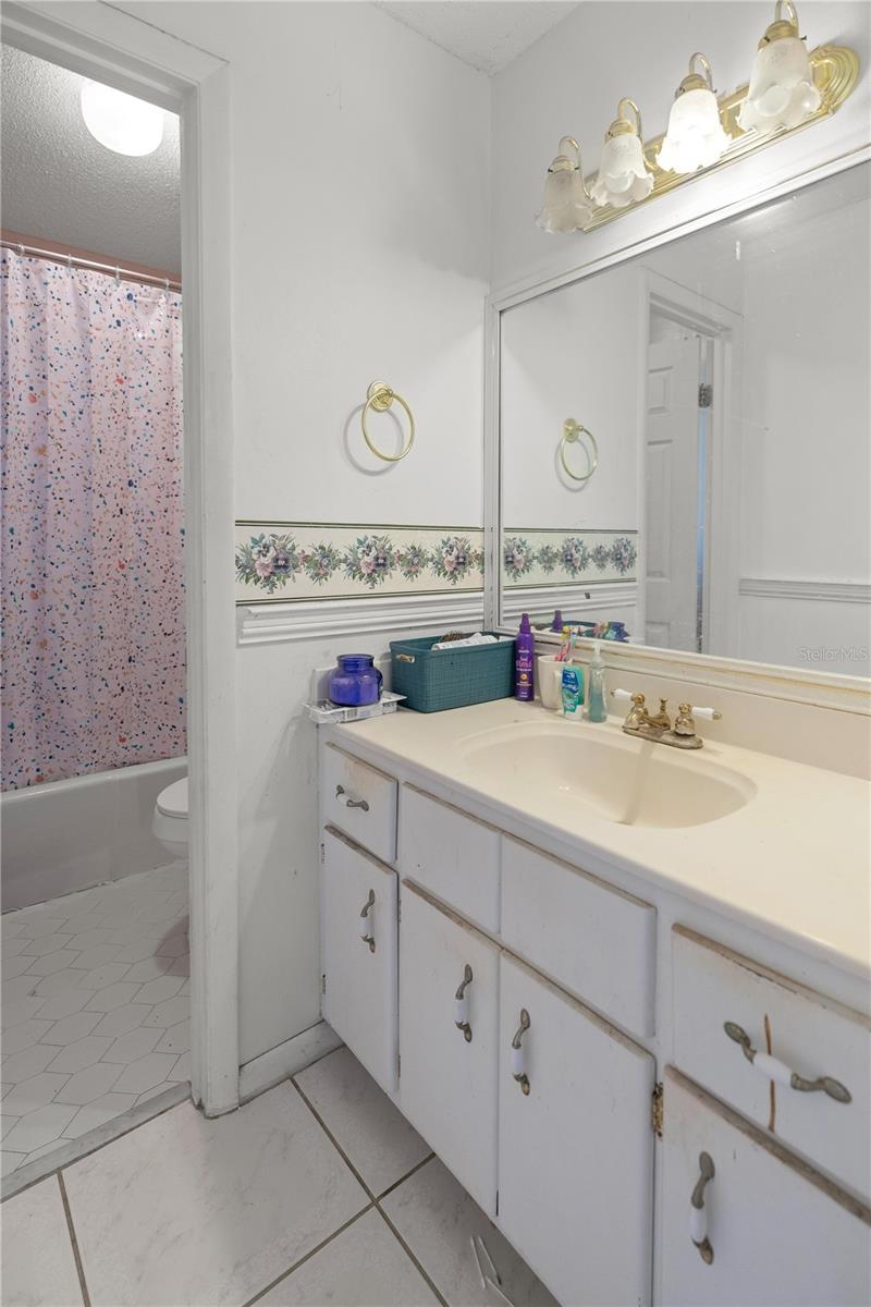 408 SE 51ST AVE