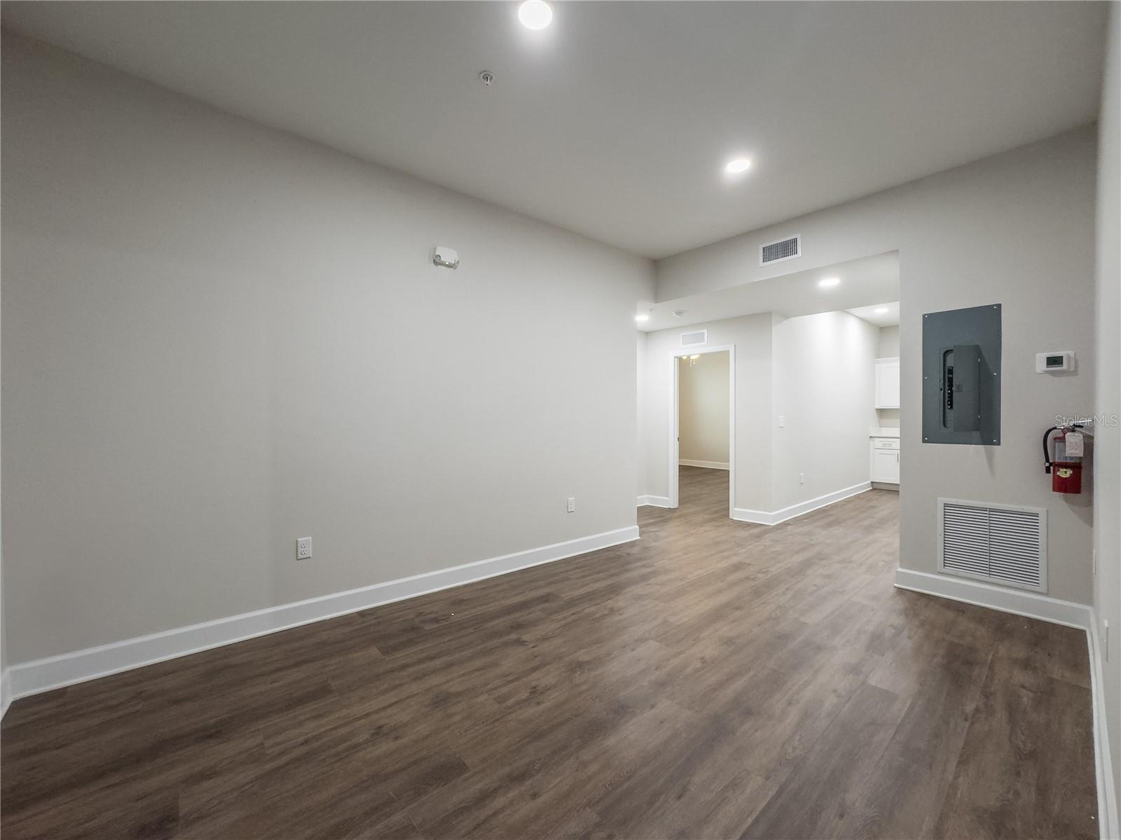 13 NE 1ST AVE #1