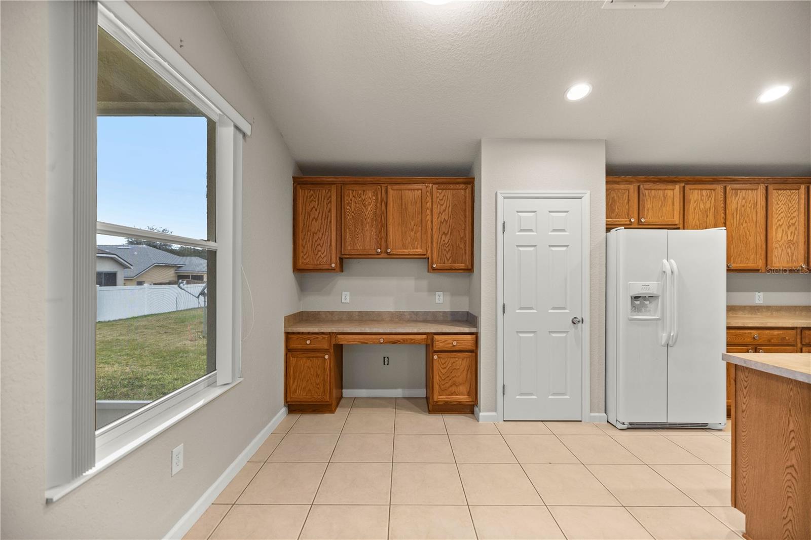 5650 SW 40 PL