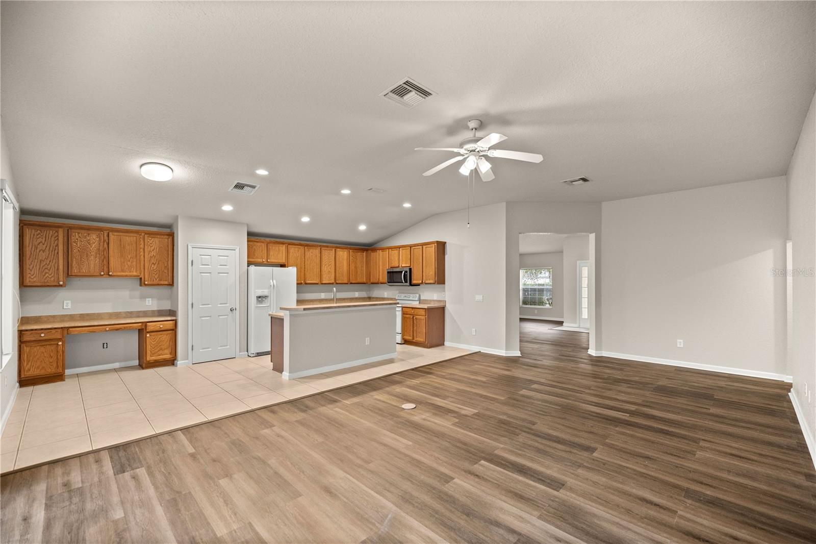 5650 SW 40 PL