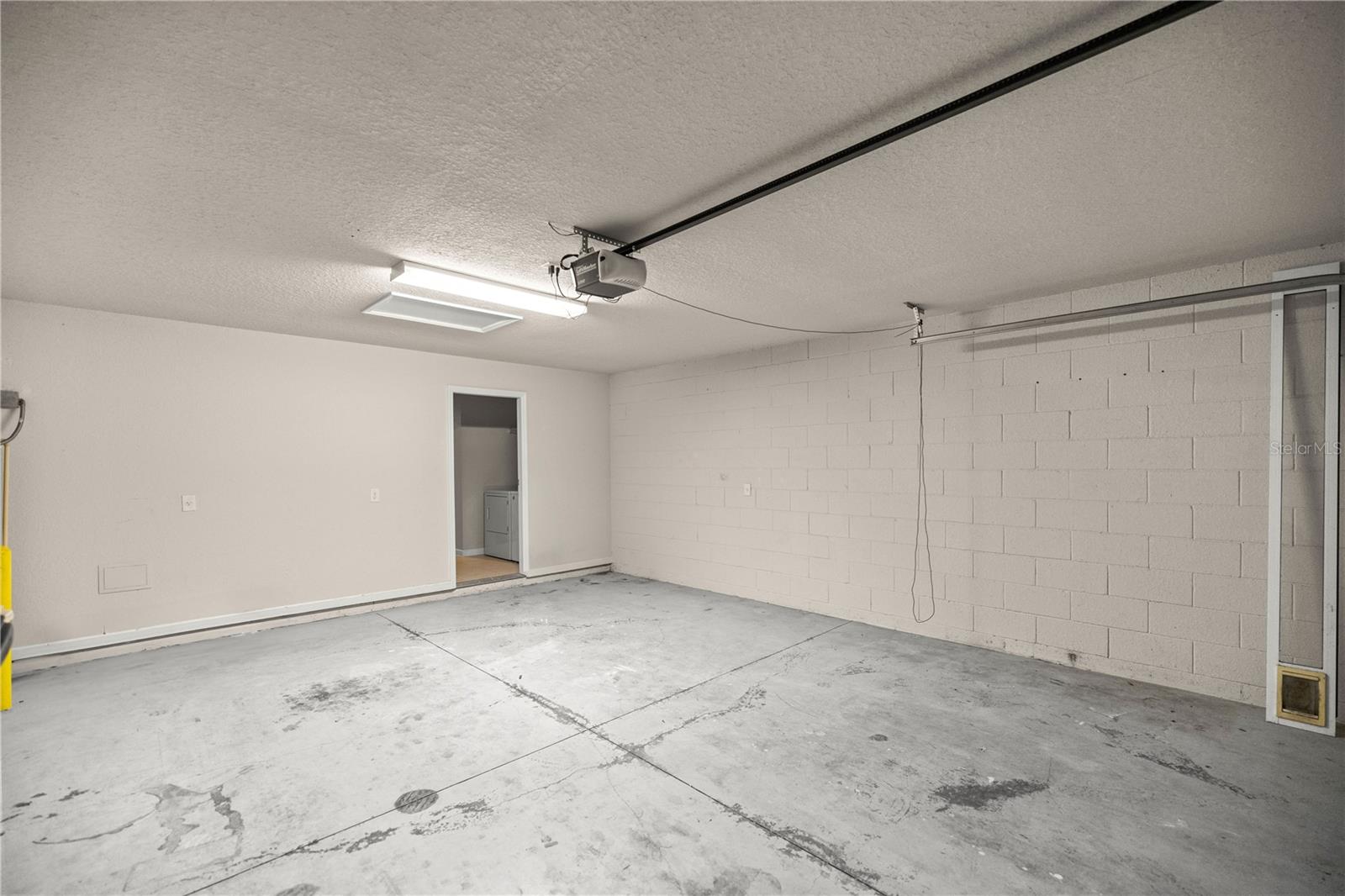 5650 SW 40 PL