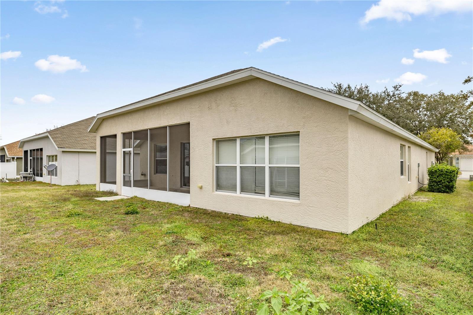 5650 SW 40 PL