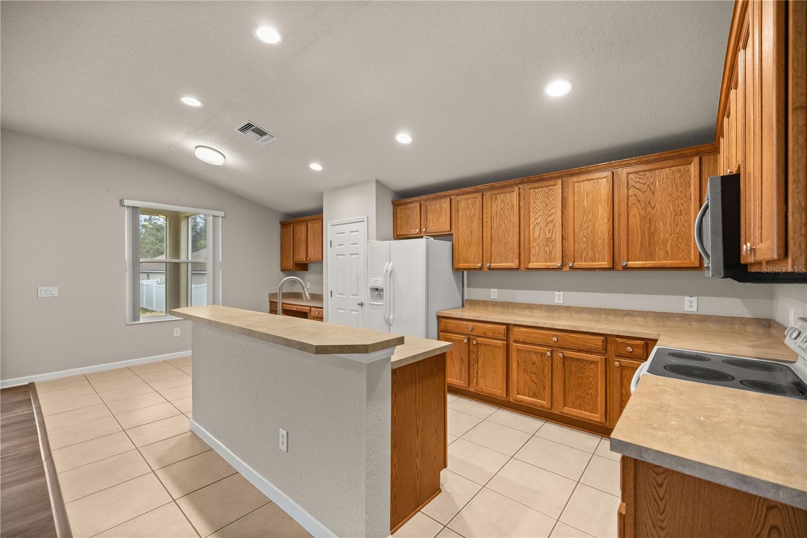 5650 SW 40 PL