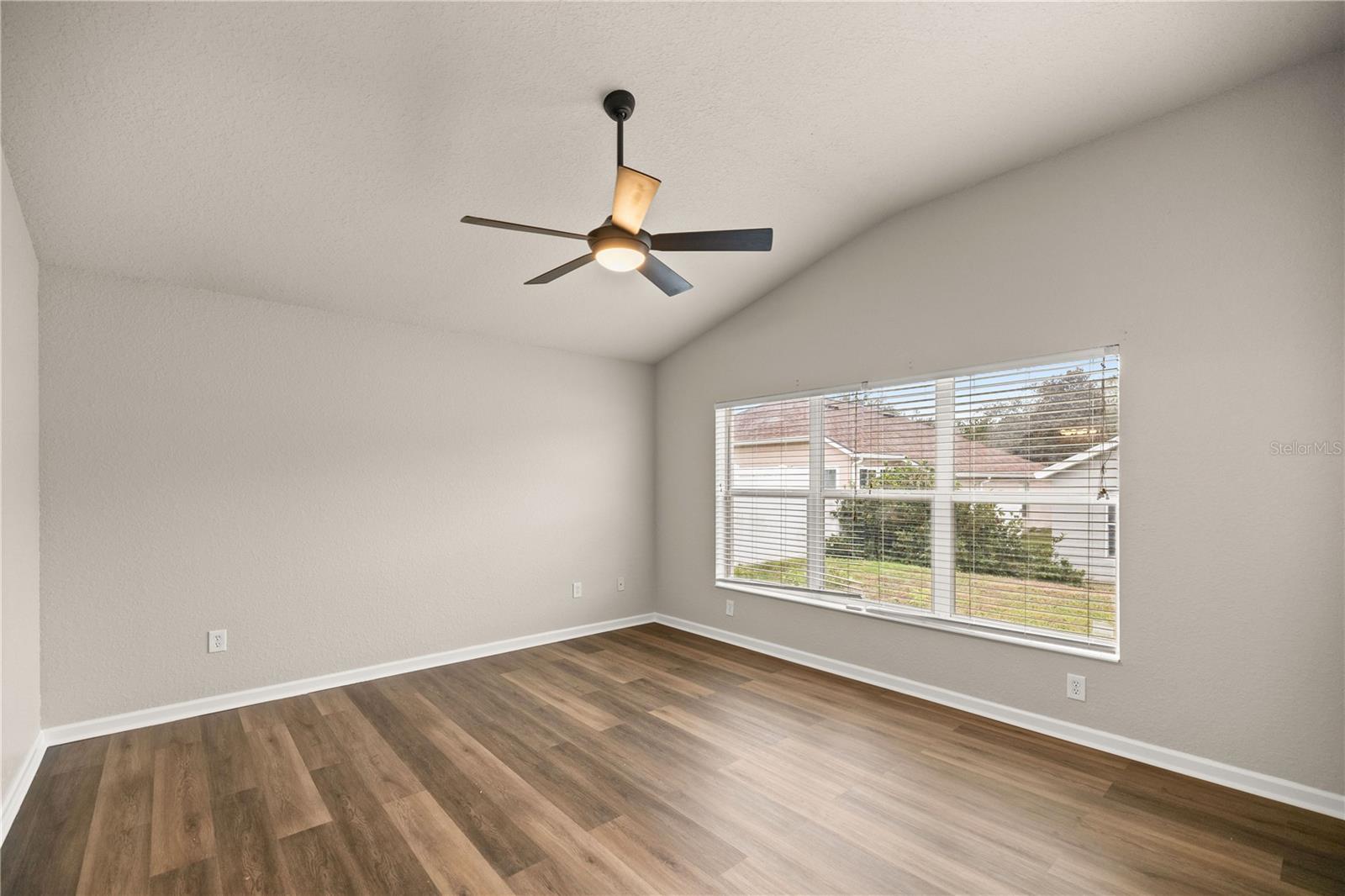 5650 SW 40 PL