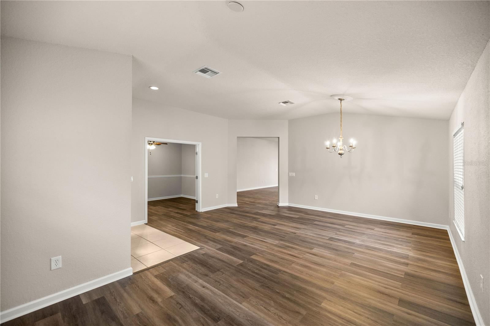 5650 SW 40 PL