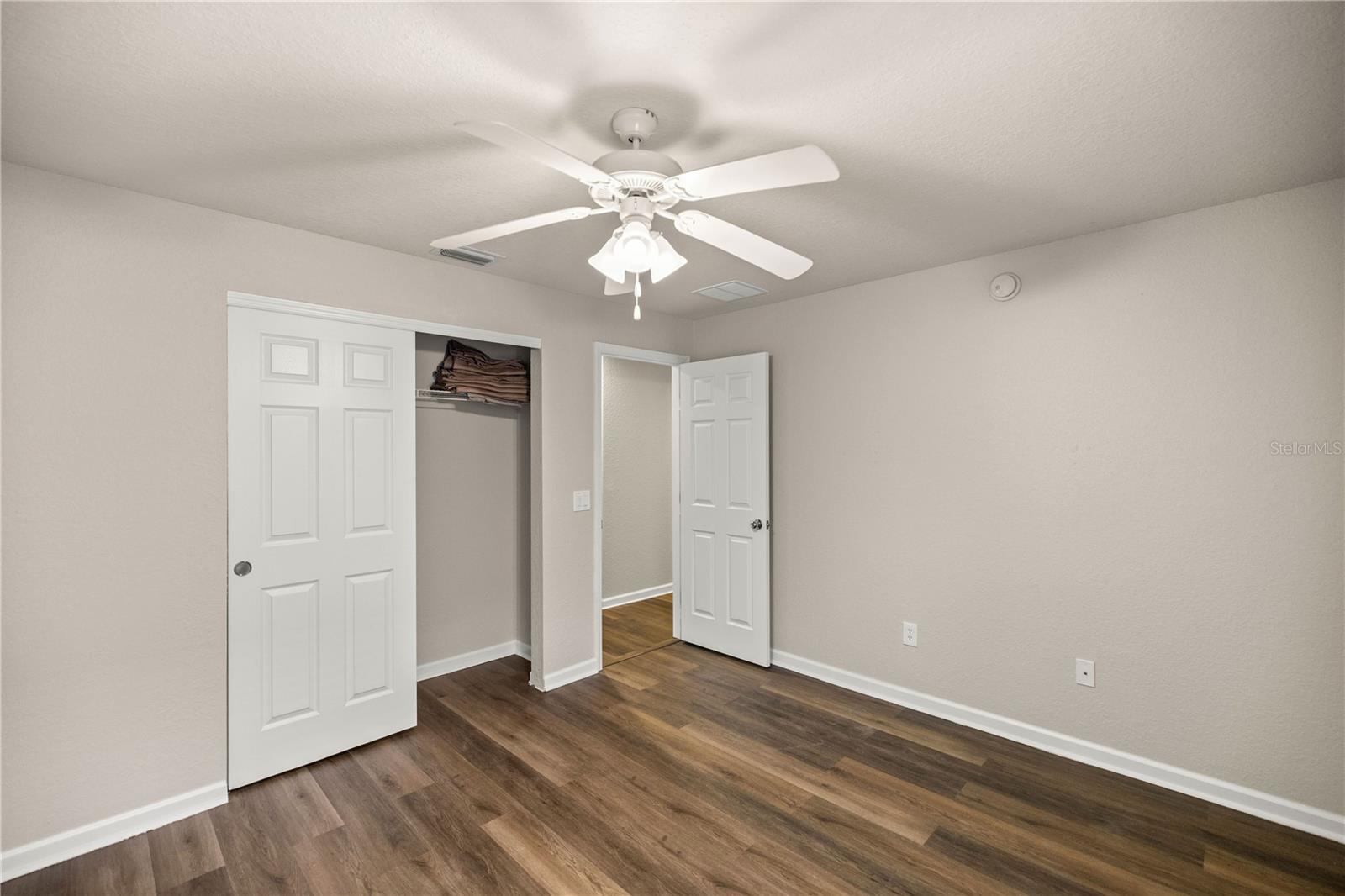 5650 SW 40 PL