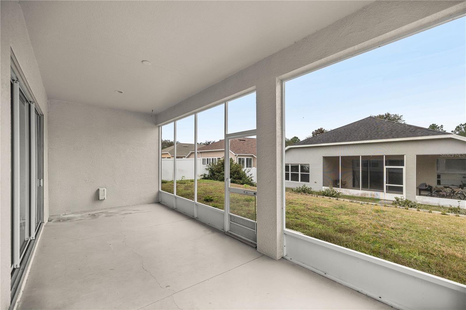 5650 SW 40 PL