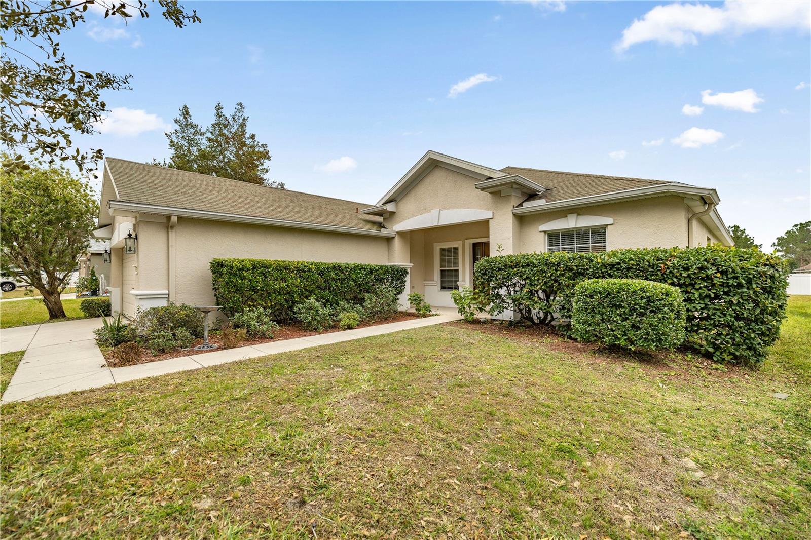 5650 SW 40 PL
