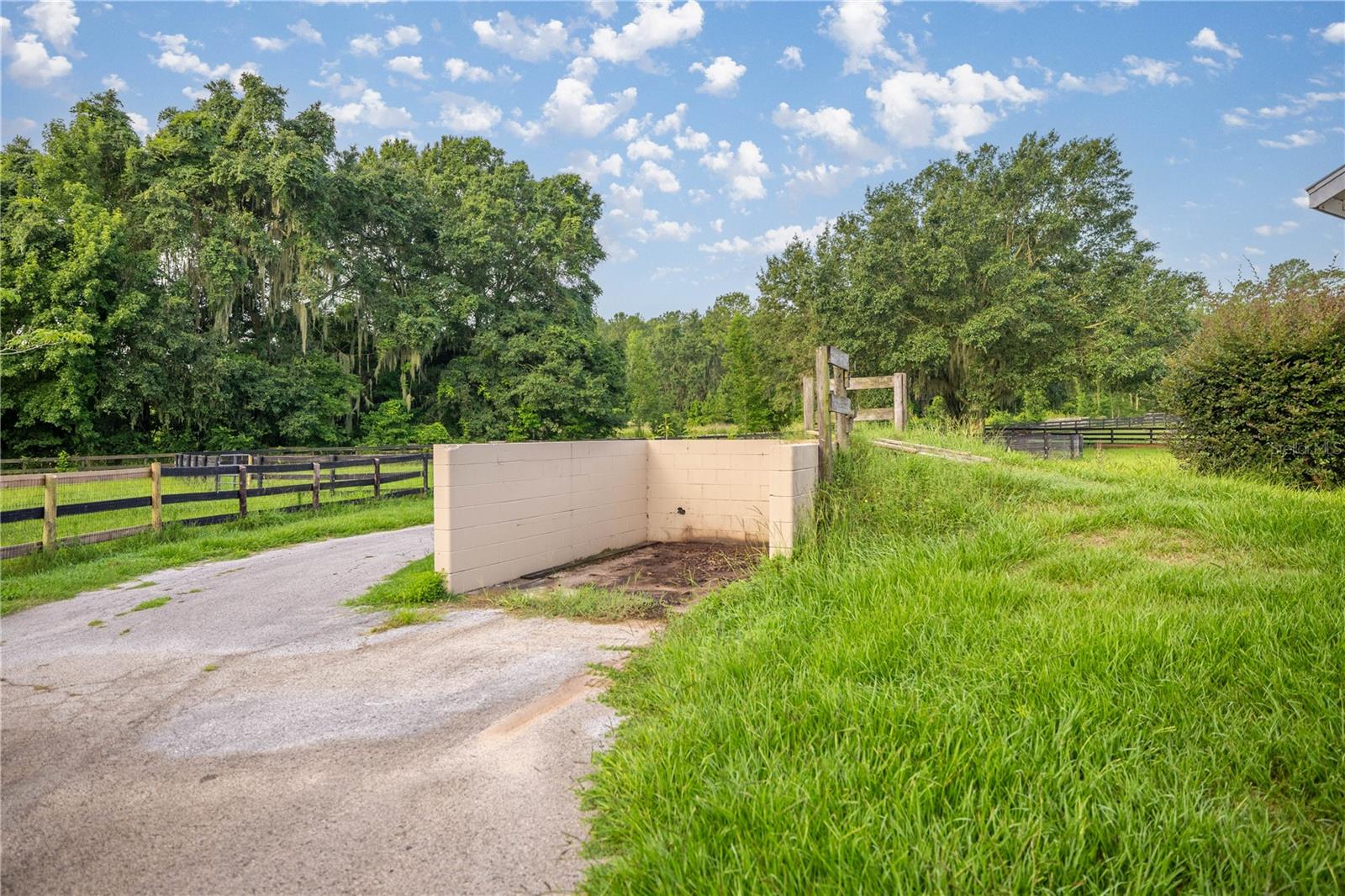 15620 NW HIGHWAY 225