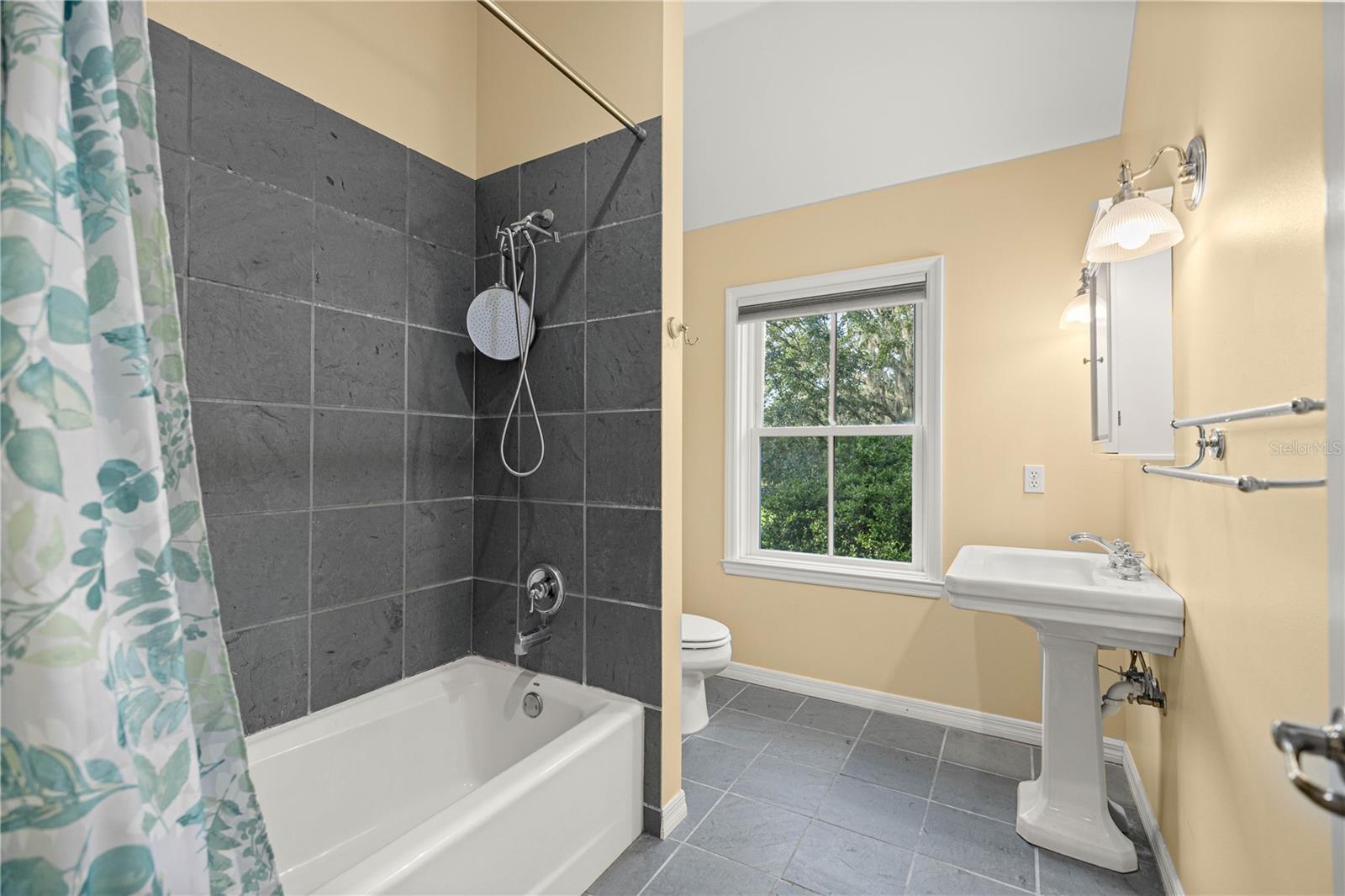 15620 NW HIGHWAY 225