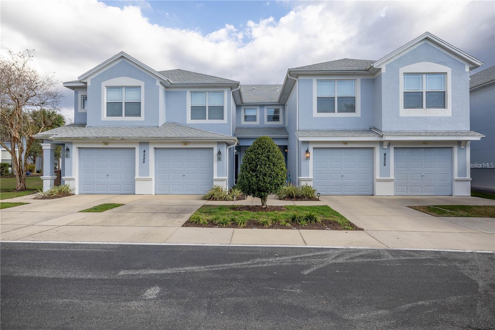 4555 SW 52ND CIR #104