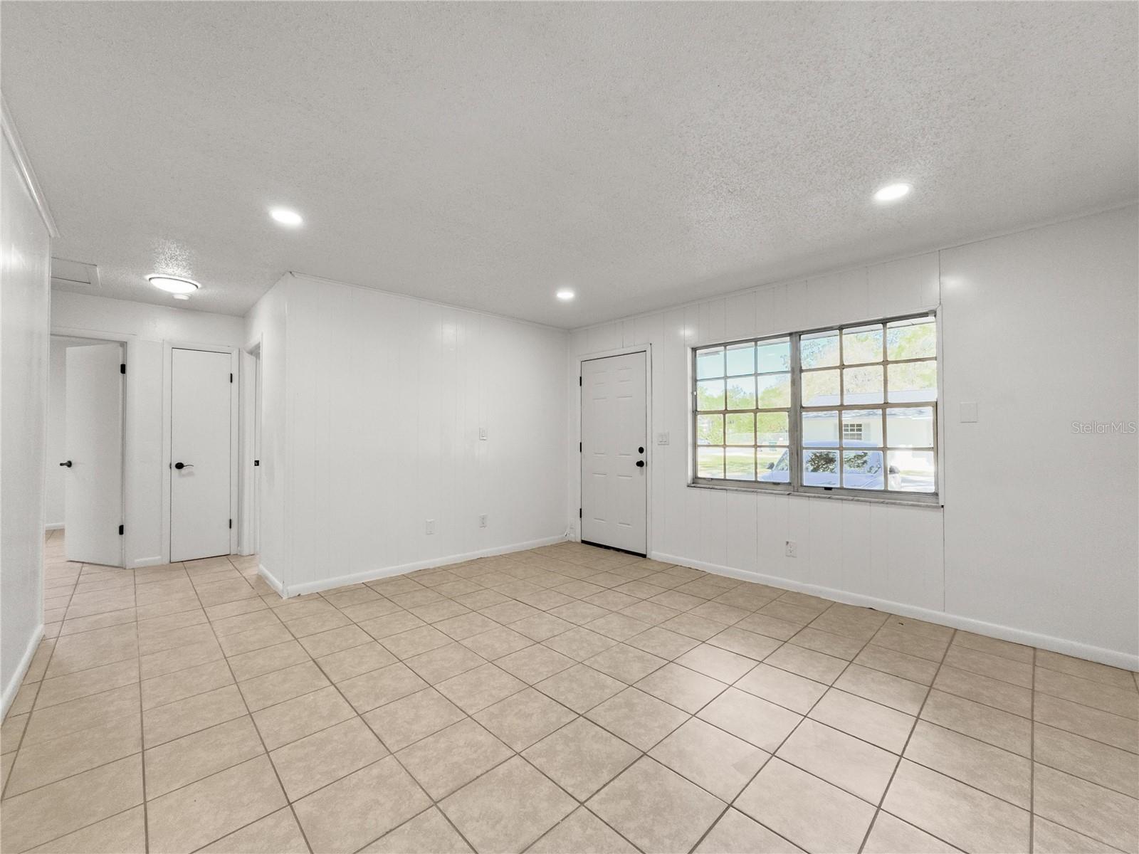 403 NE 26TH CT
