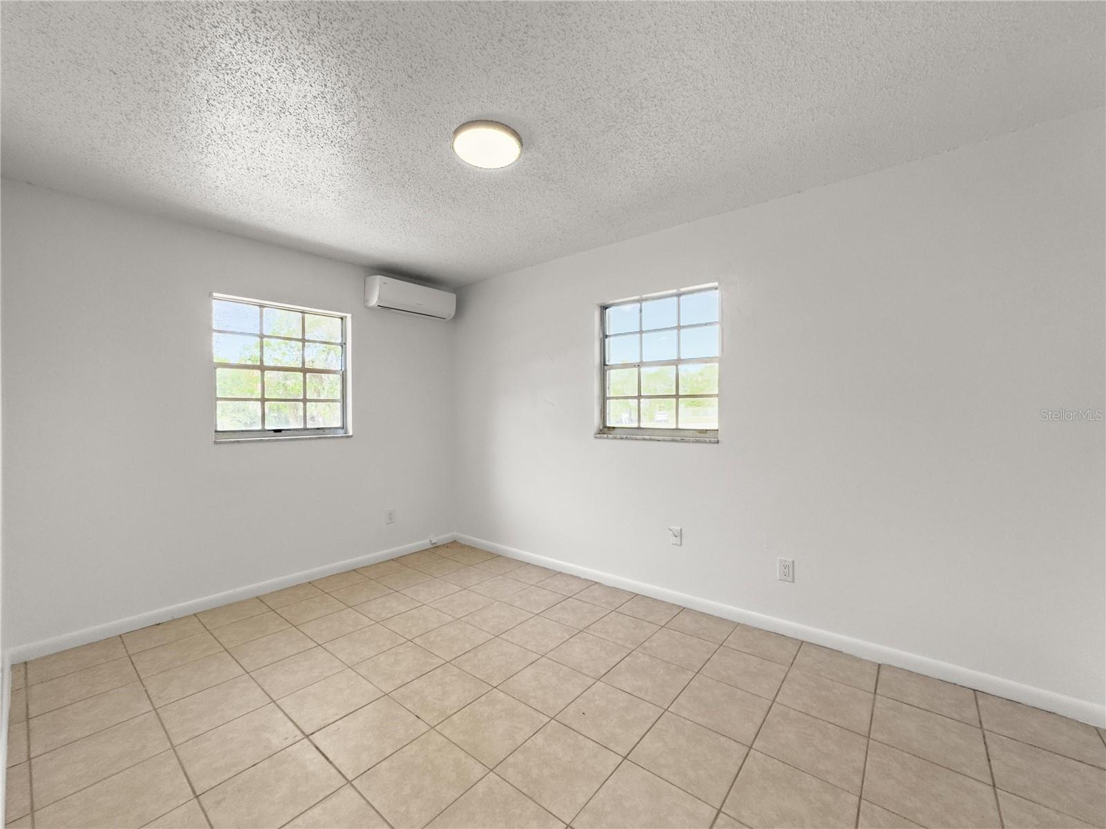 403 NE 26TH CT