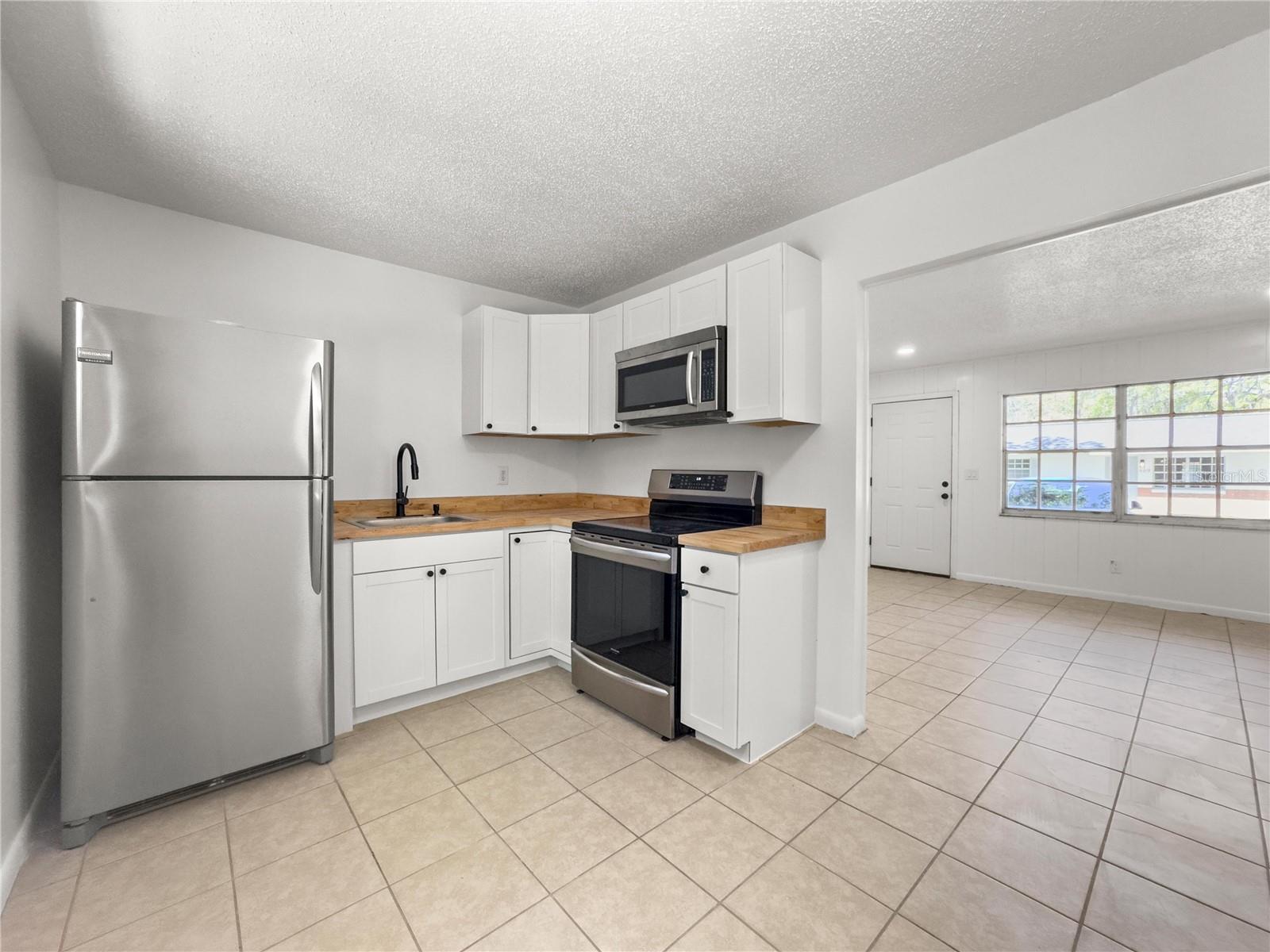 403 NE 26TH CT
