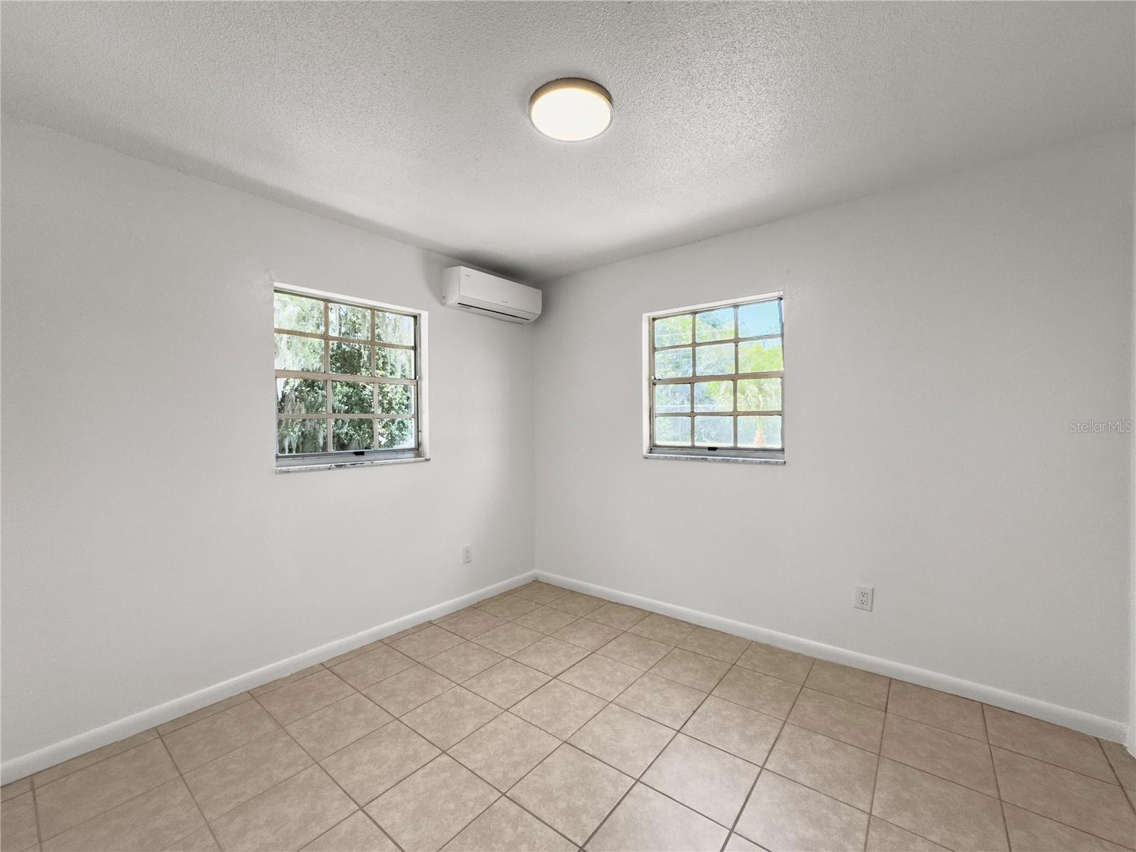 403 NE 26TH CT