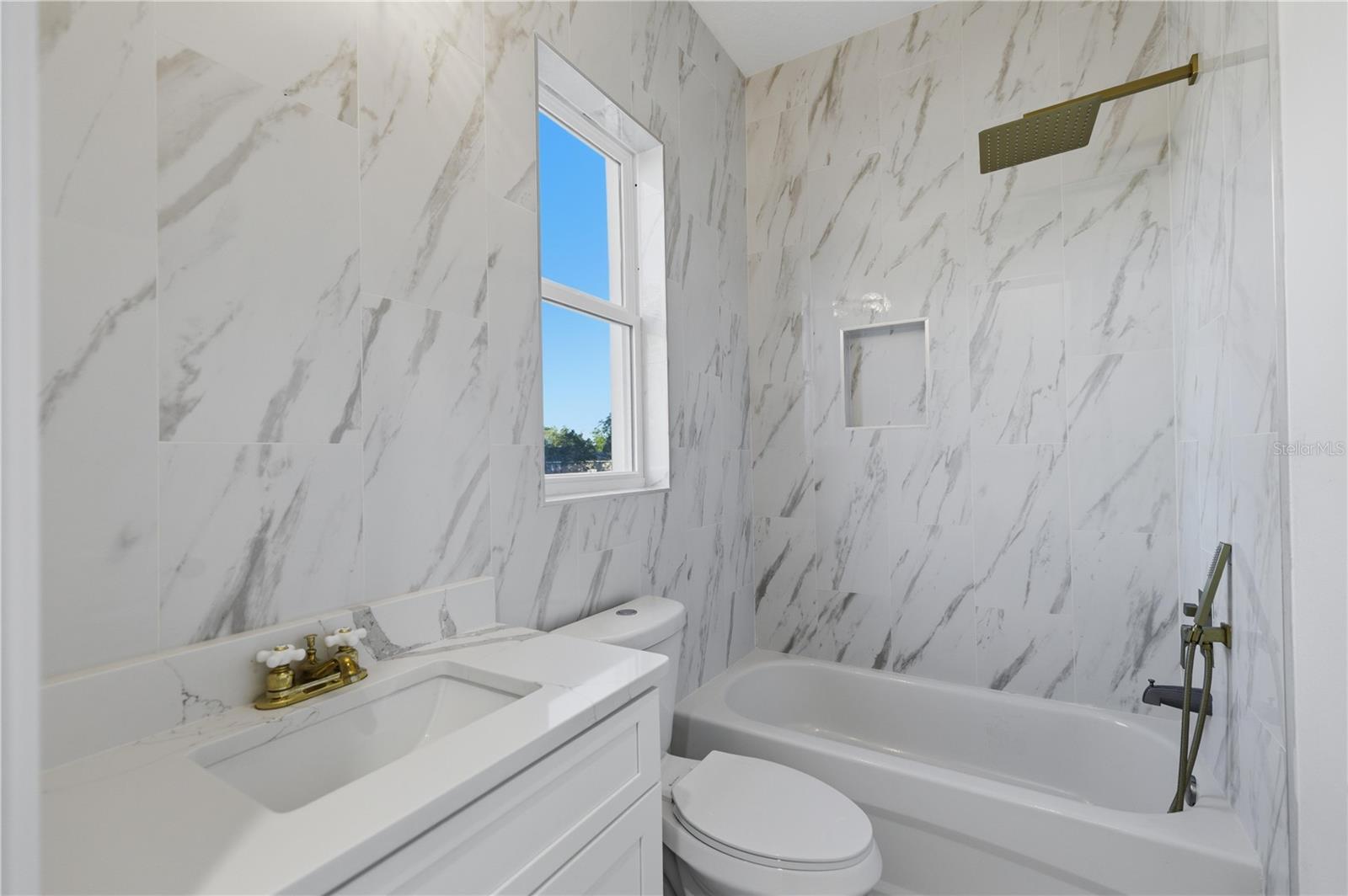 4590 SW 172ND STREET RD