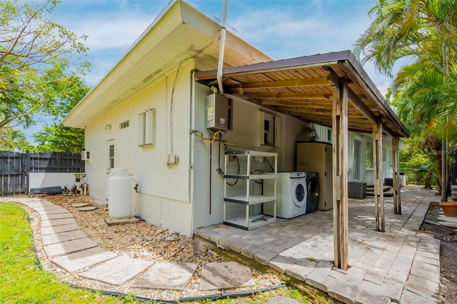 2300 SW 24TH ST