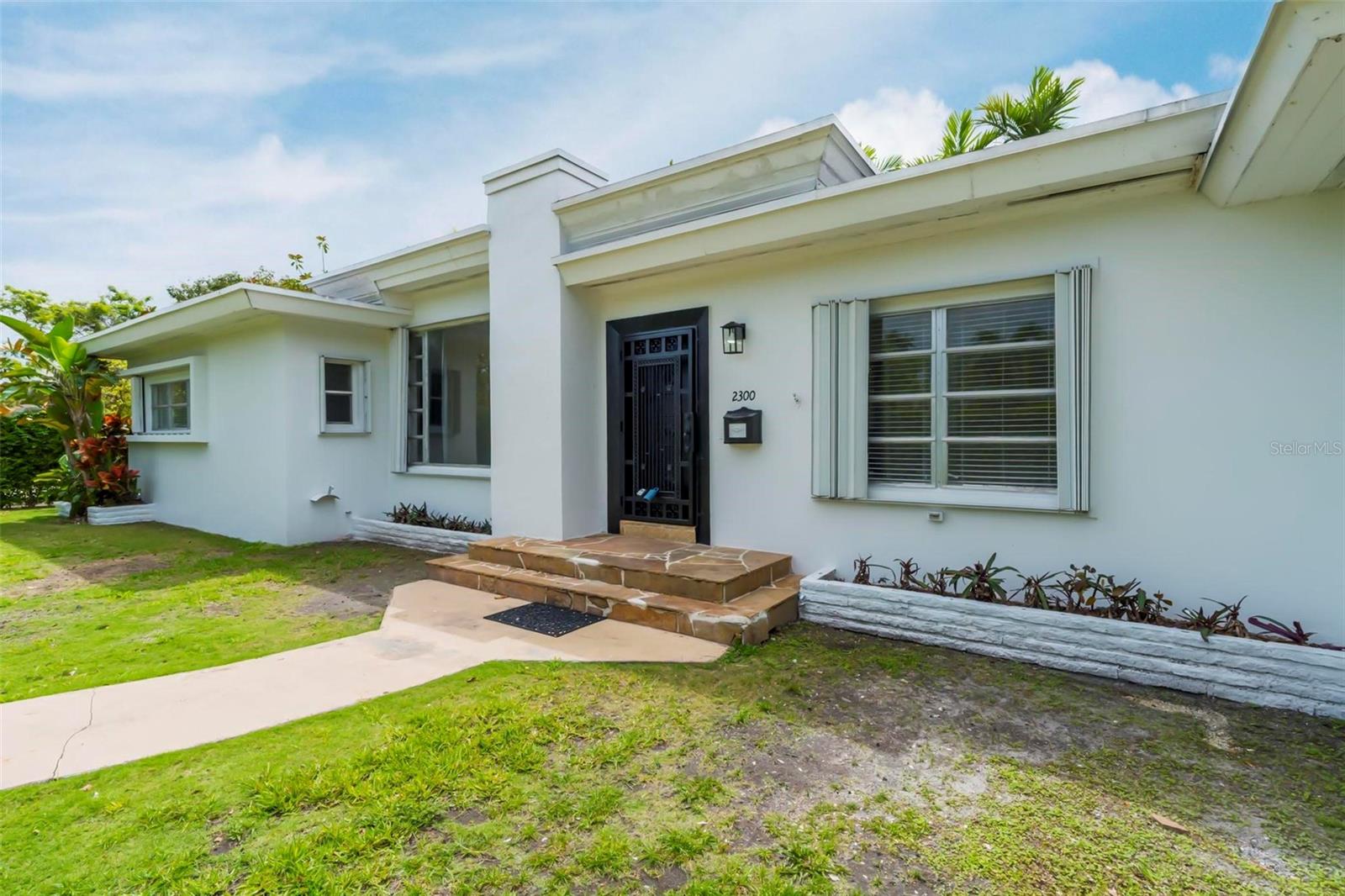 2300 SW 24TH ST