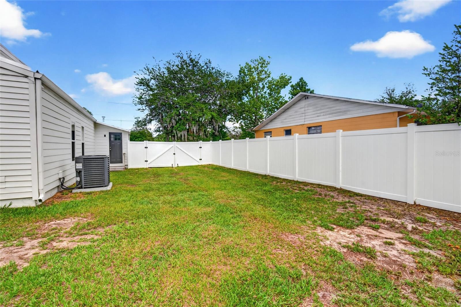 536 NE 43RD CT