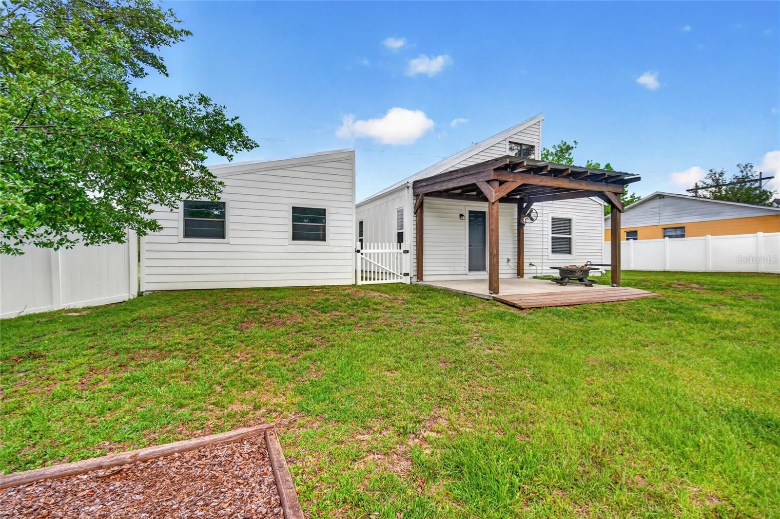 536 NE 43RD CT