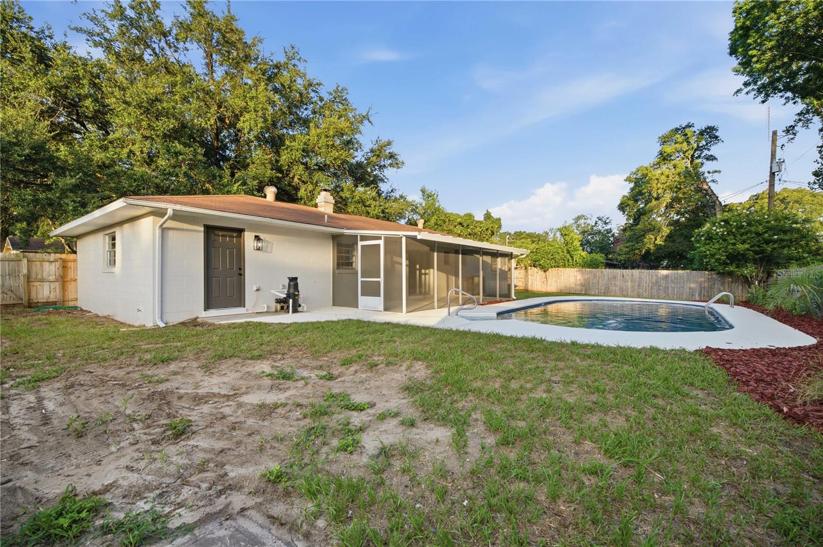 5611 NE 5TH PL
