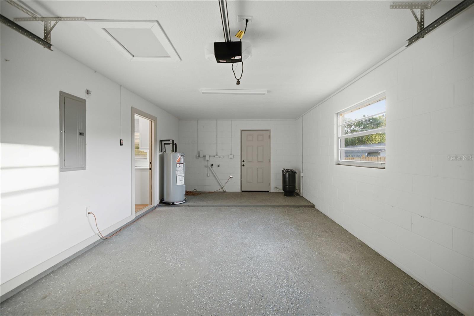 5611 NE 5TH PL