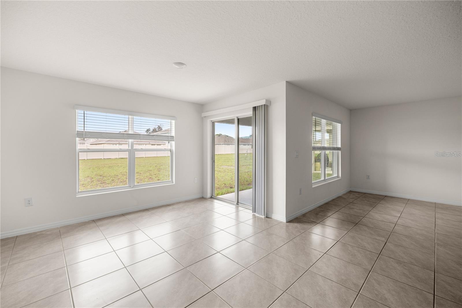 8904 SW 50TH TER