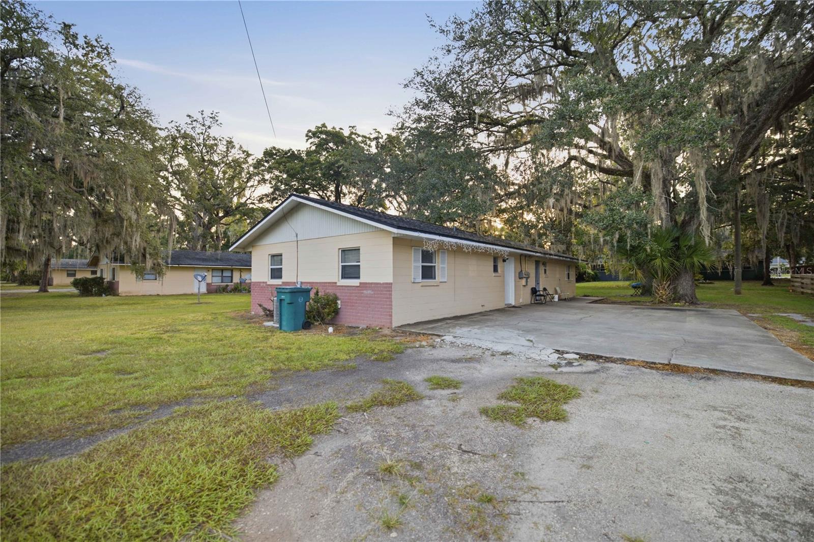 421 NE 26TH CT