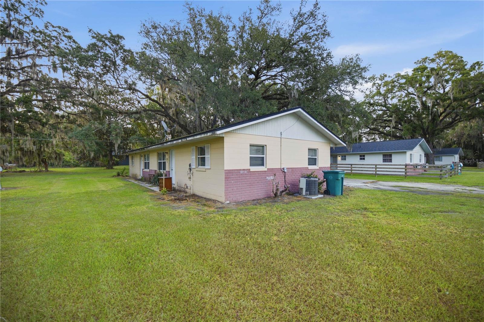 421 NE 26TH CT