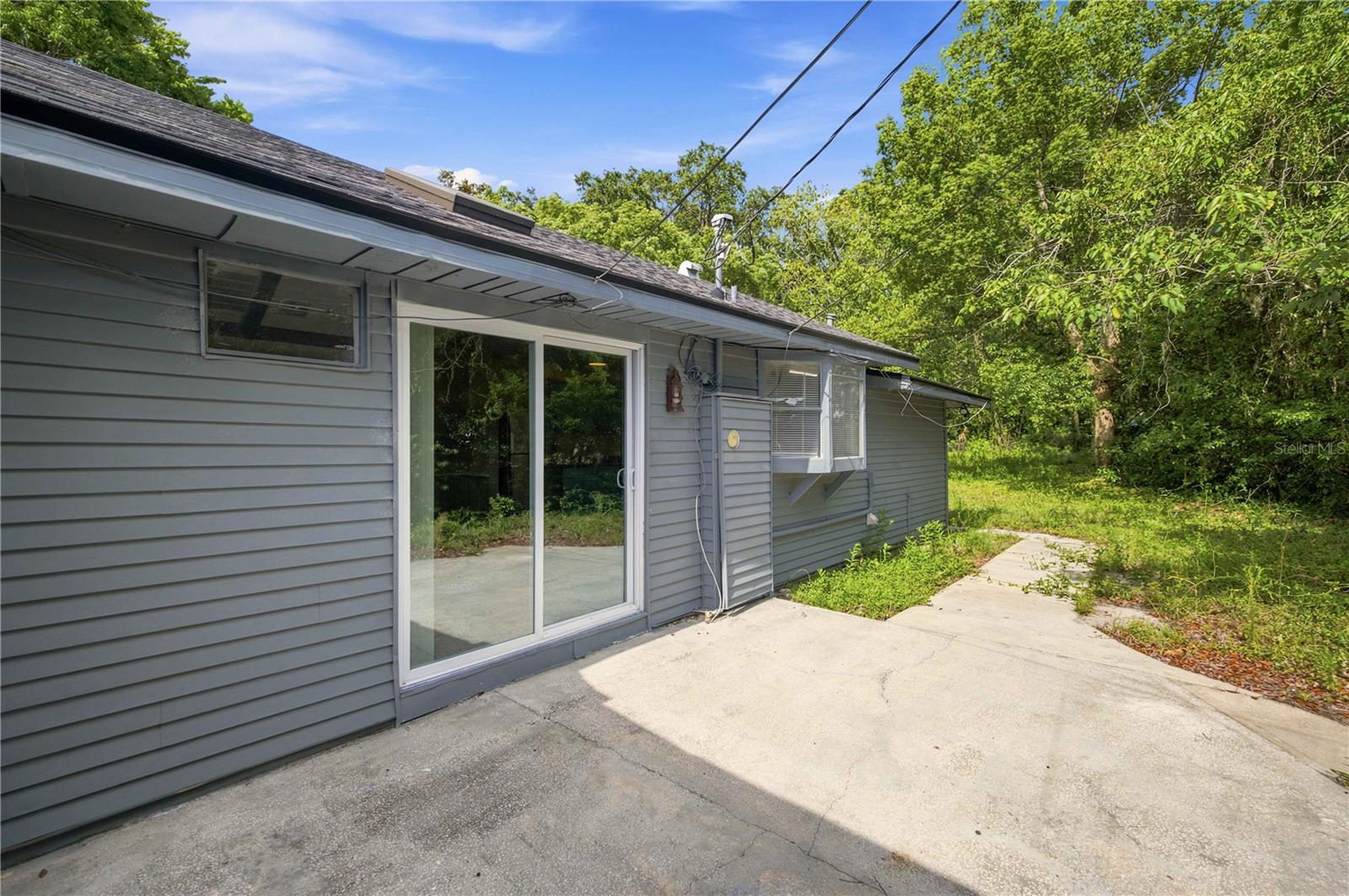 2107 NE 8TH RD