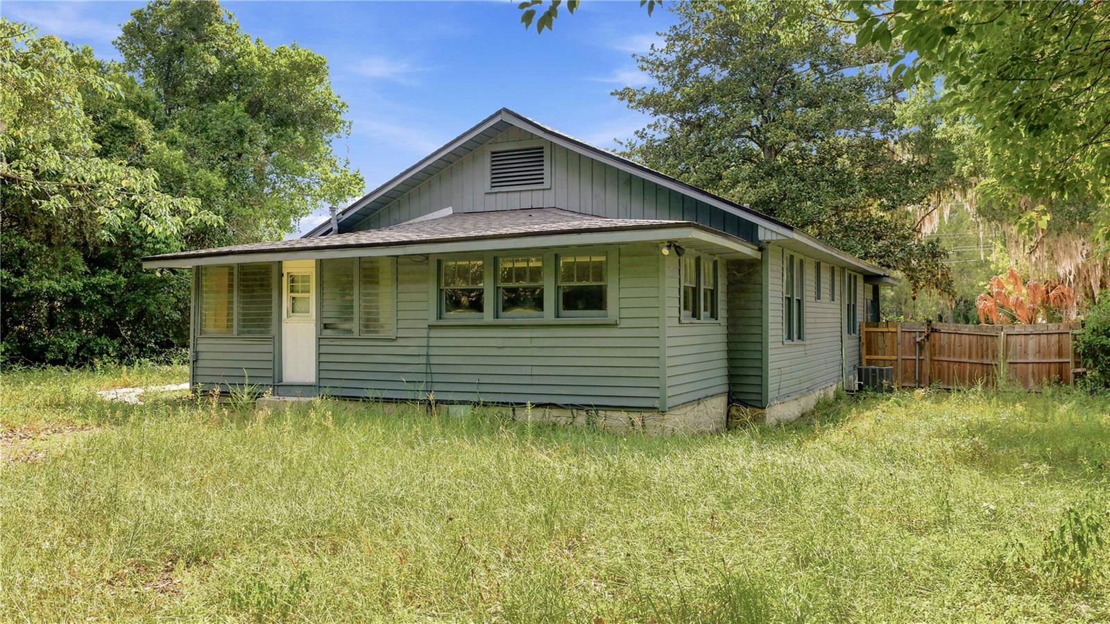 2107 NE 8TH RD